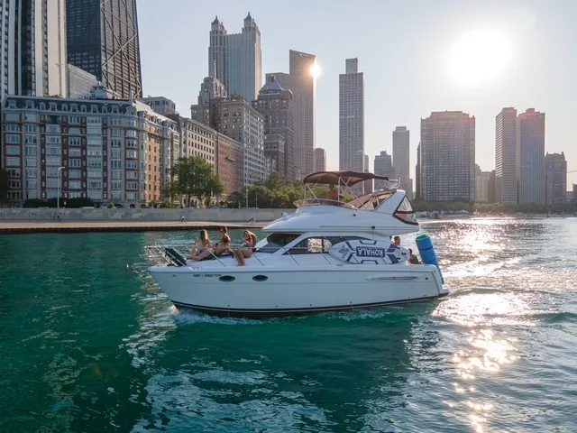 Rent a Meridian Yachts motor yacht in Chicago, IL near me
