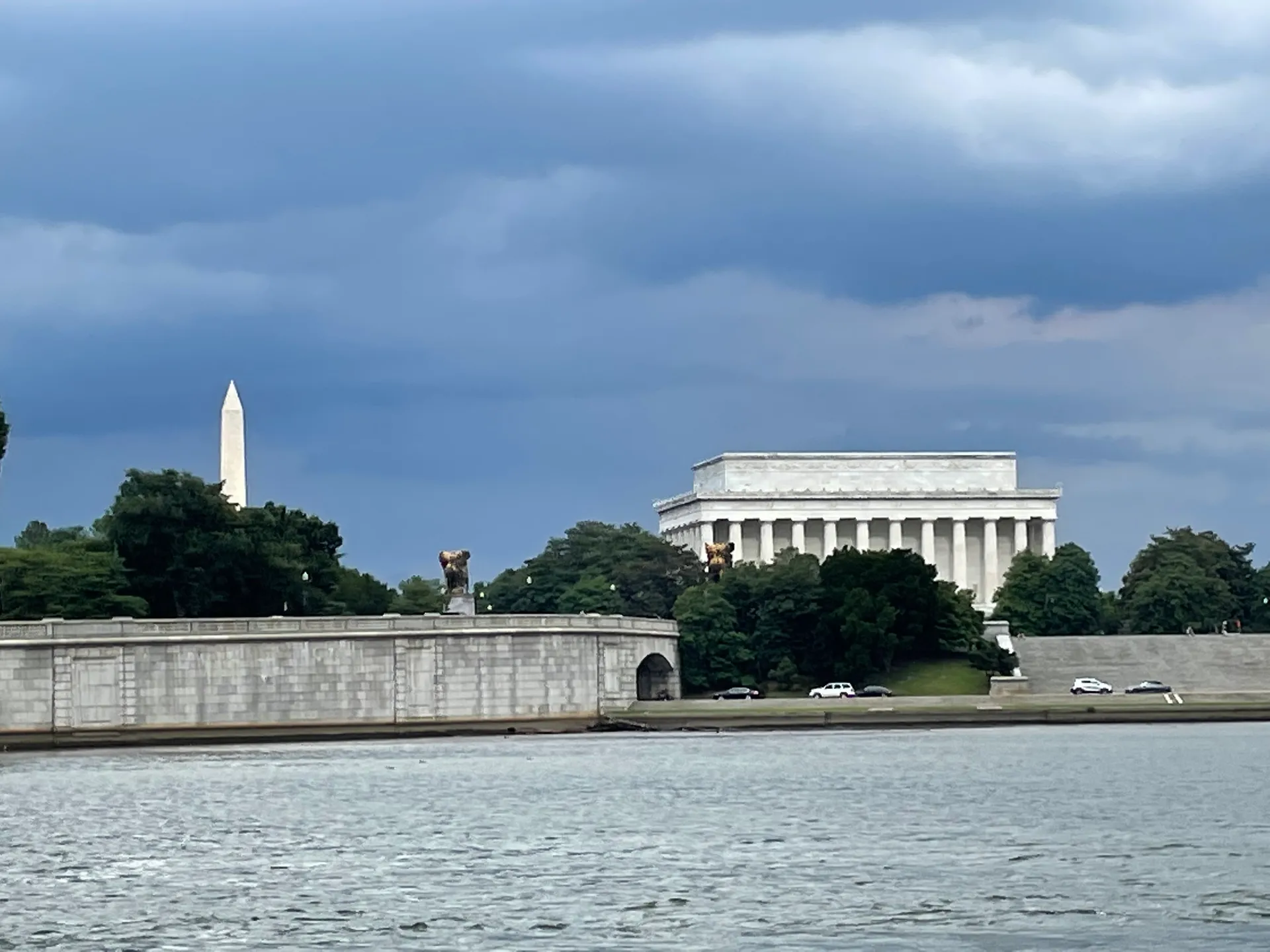 37' Luxury Private Yacht - Washington DC Potomac Boat Tours
