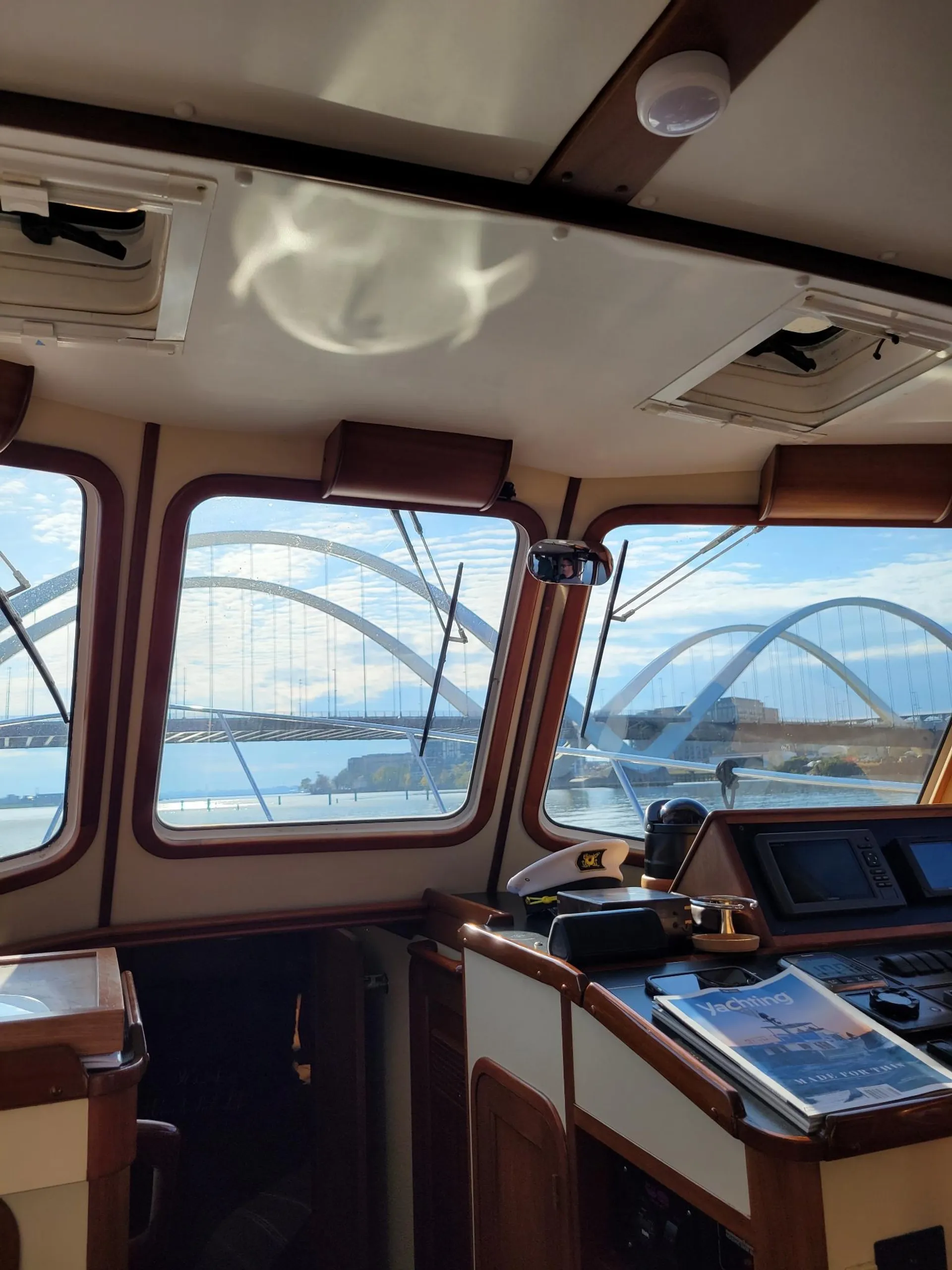 37' Luxury Private Yacht - Washington DC Potomac Boat Tours