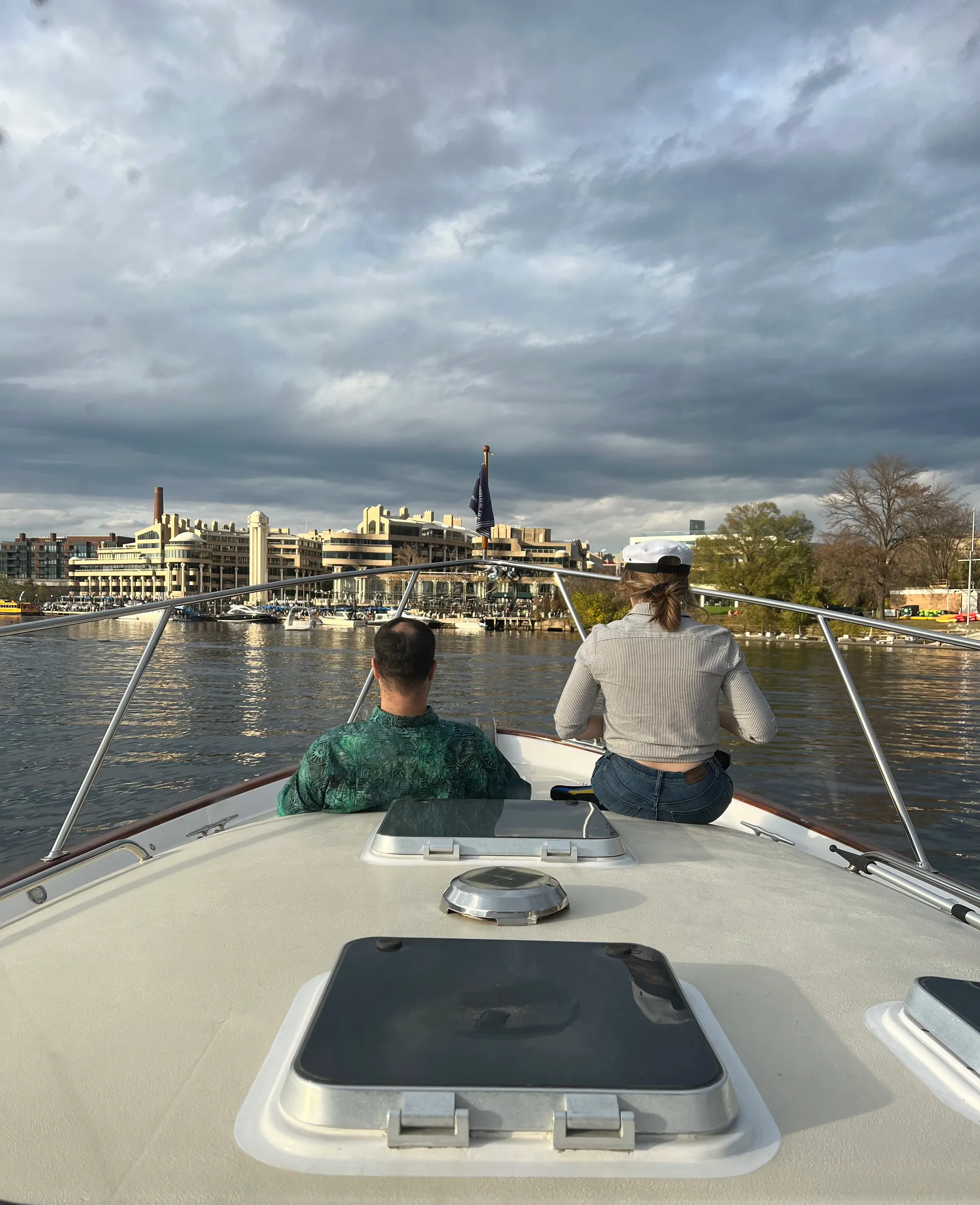 37' Luxury Private Yacht - Washington DC Potomac Boat Tours