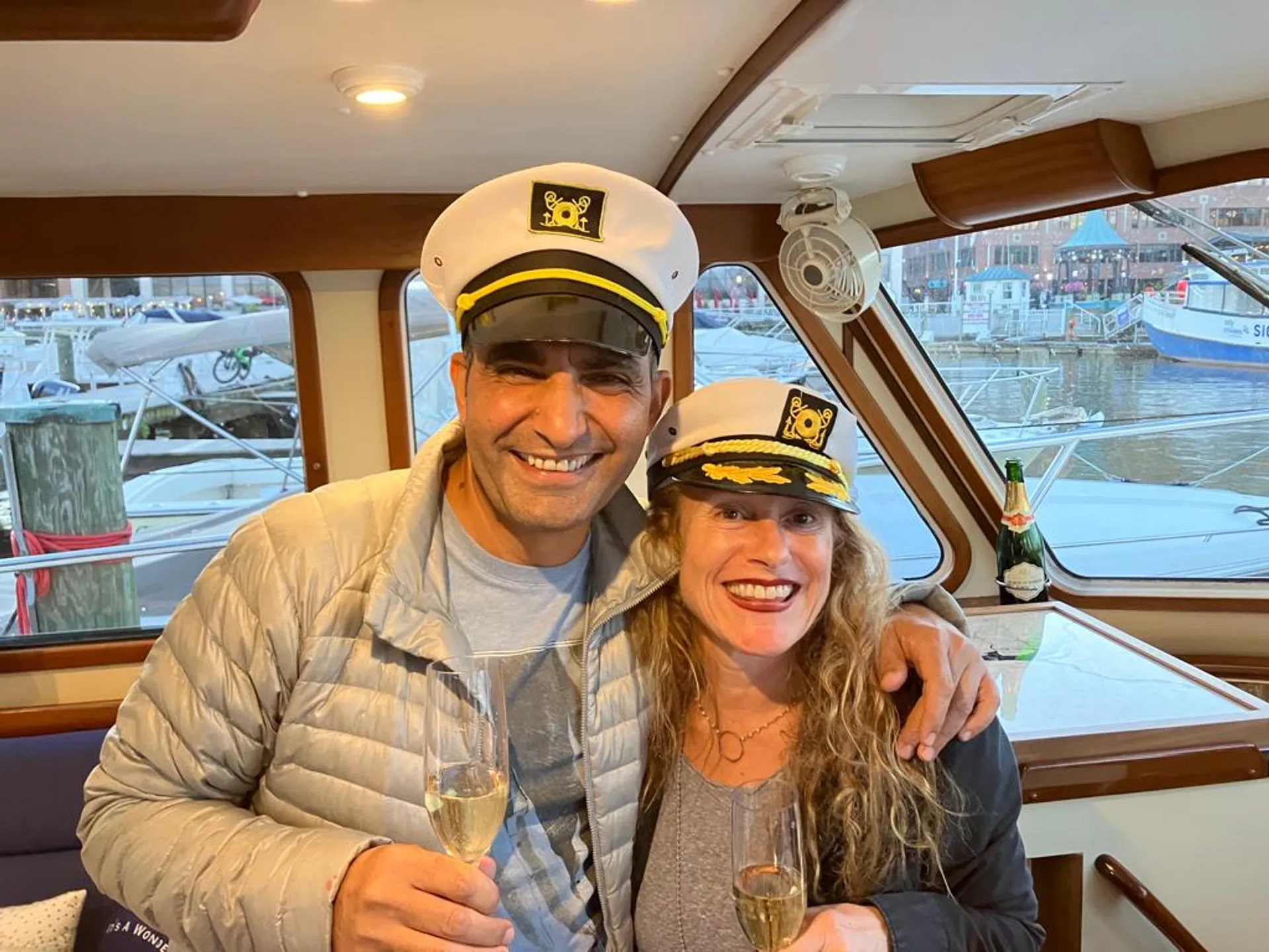 37' Luxury Private Yacht - Washington DC Potomac Boat Tours