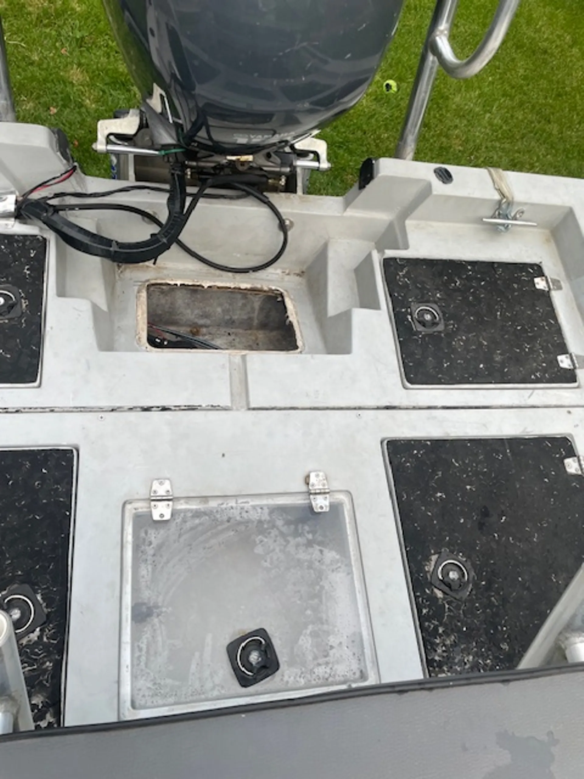 Release SXE Flats Fishing Boat