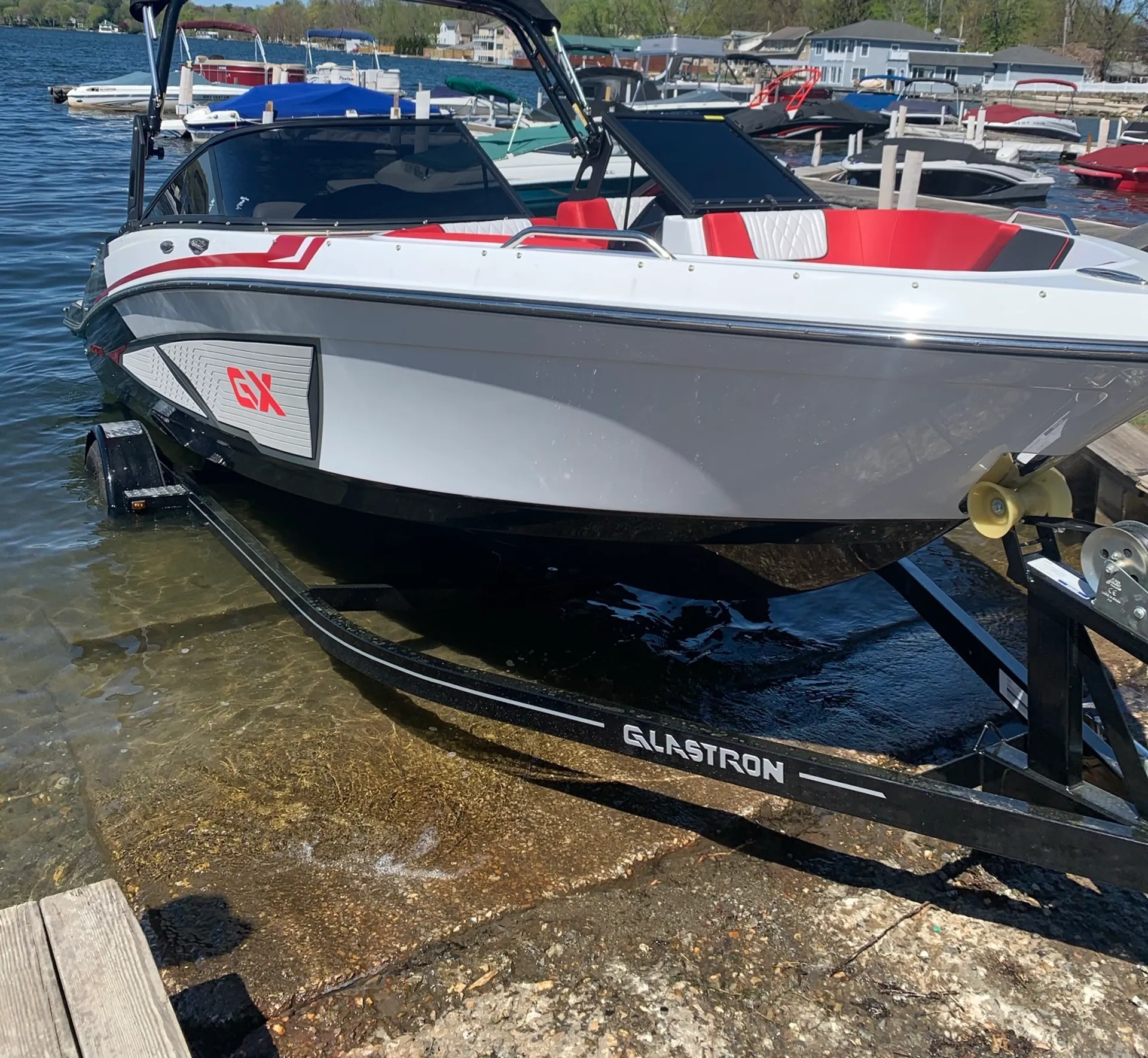 Cruise on a spacious and sporty 2021 Glastron GX215