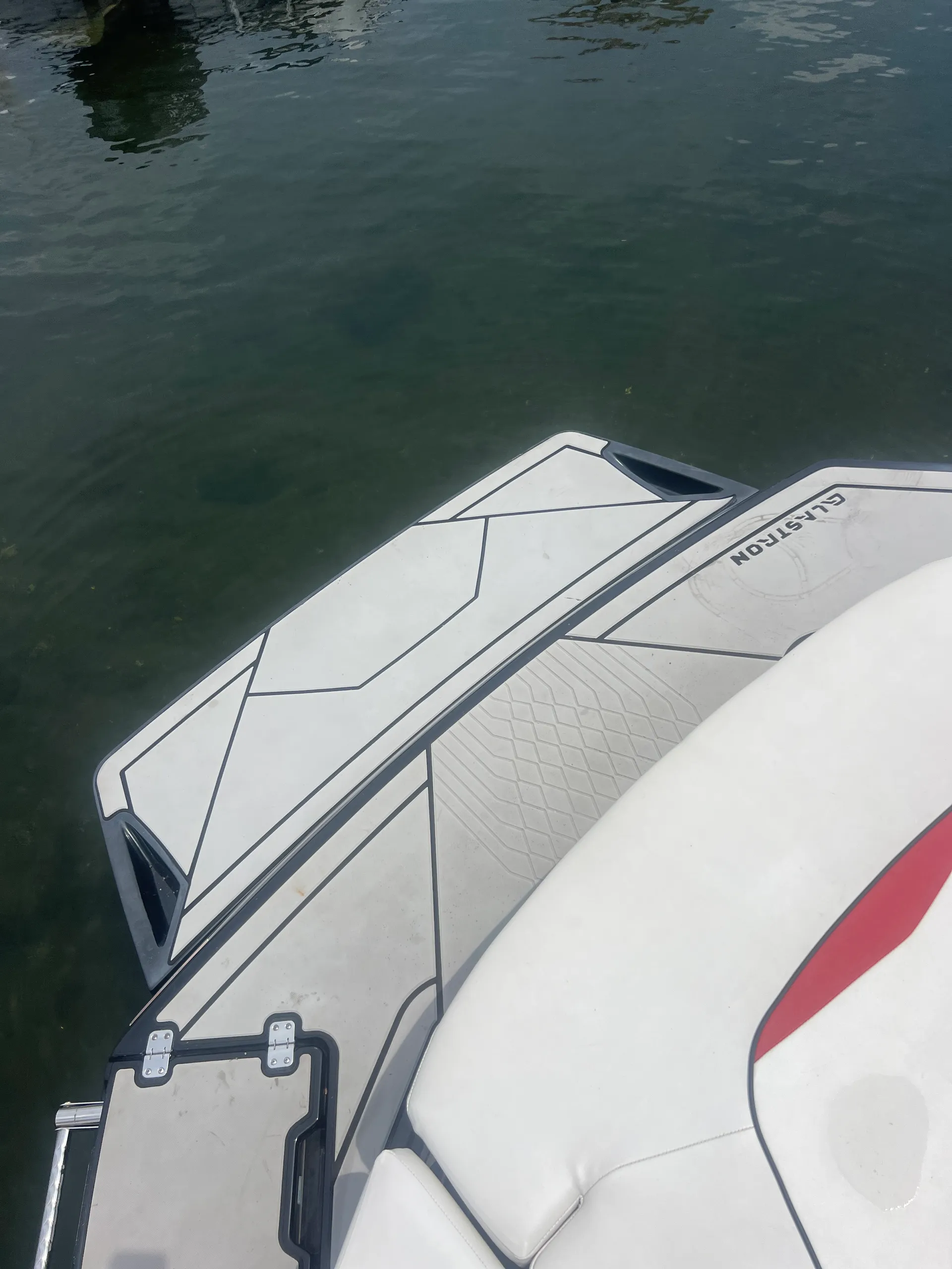 Cruise on a spacious and sporty 2021 Glastron GX215