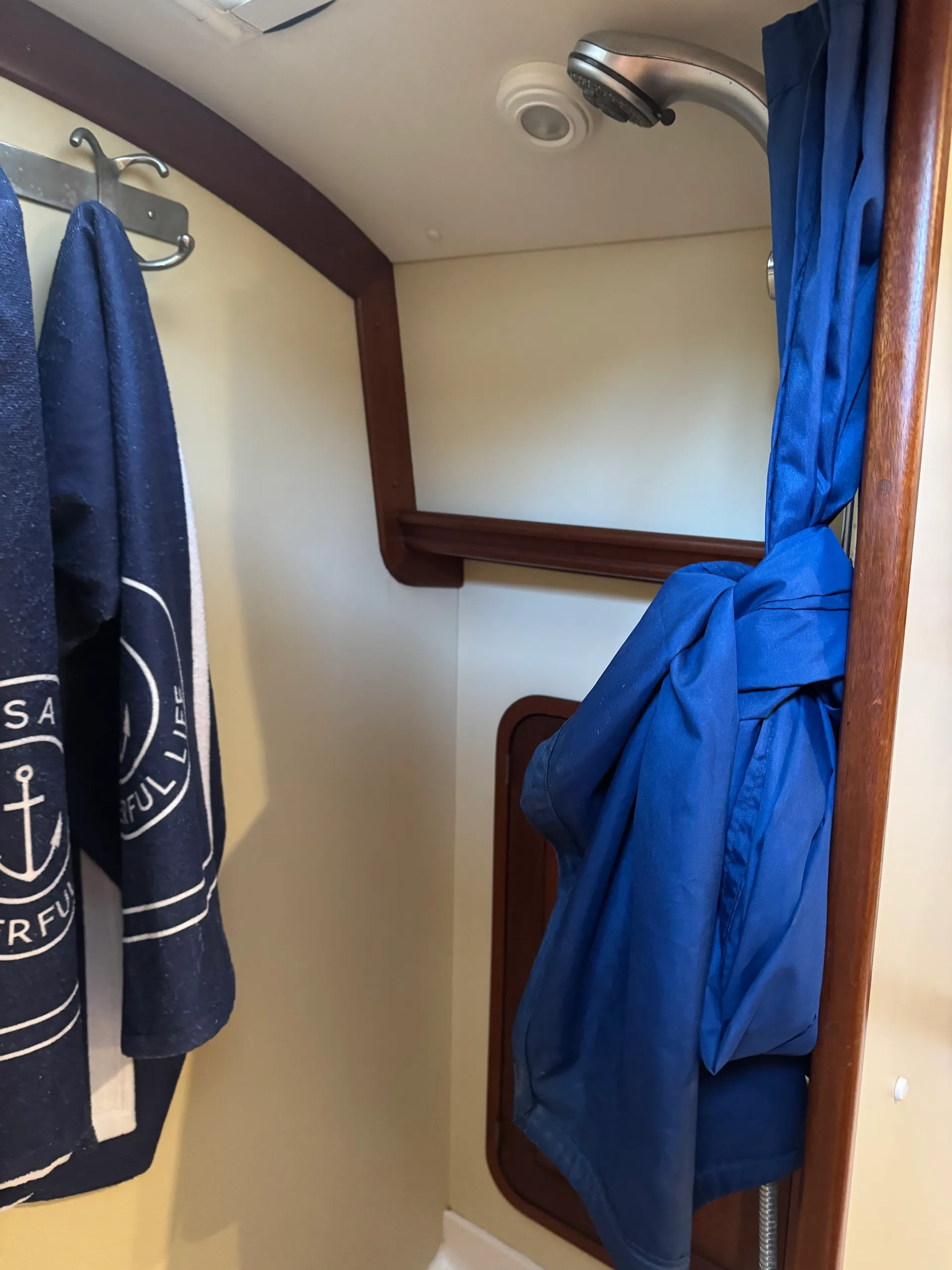 37' Luxury Private Yacht - Washington DC Potomac Boat Tours
