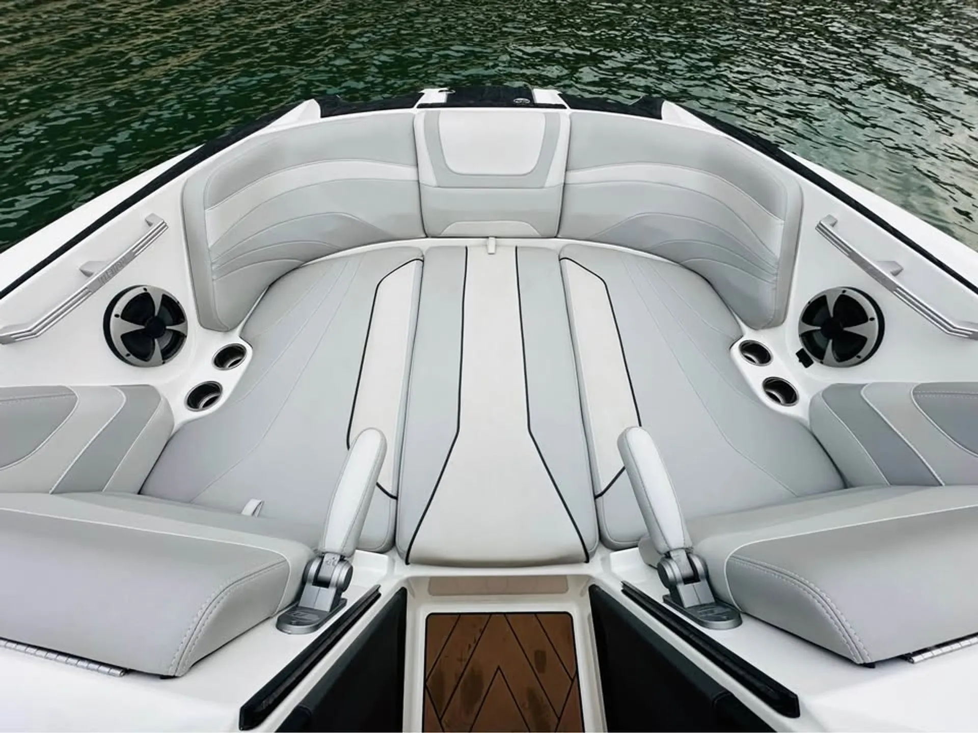 MALIBU BOATS WAKESETTER 24 MXZ in Point Venture, TX — photo 4