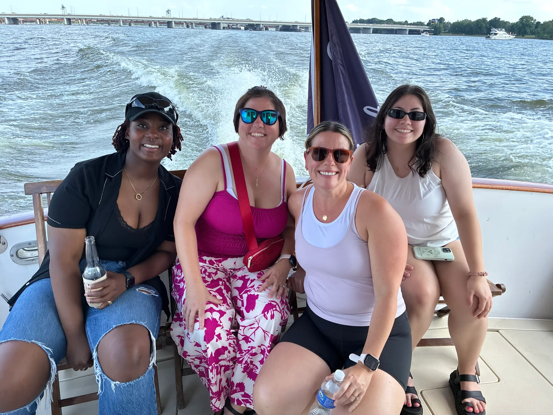 37' Luxury Private Yacht - Washington DC Potomac Boat Tours