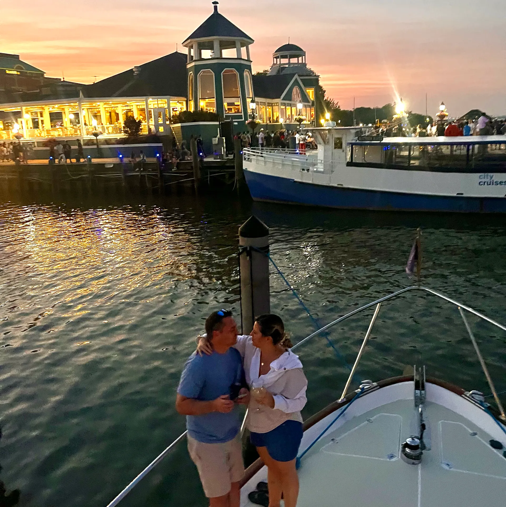 37' Luxury Private Yacht - Washington DC Potomac Boat Tours