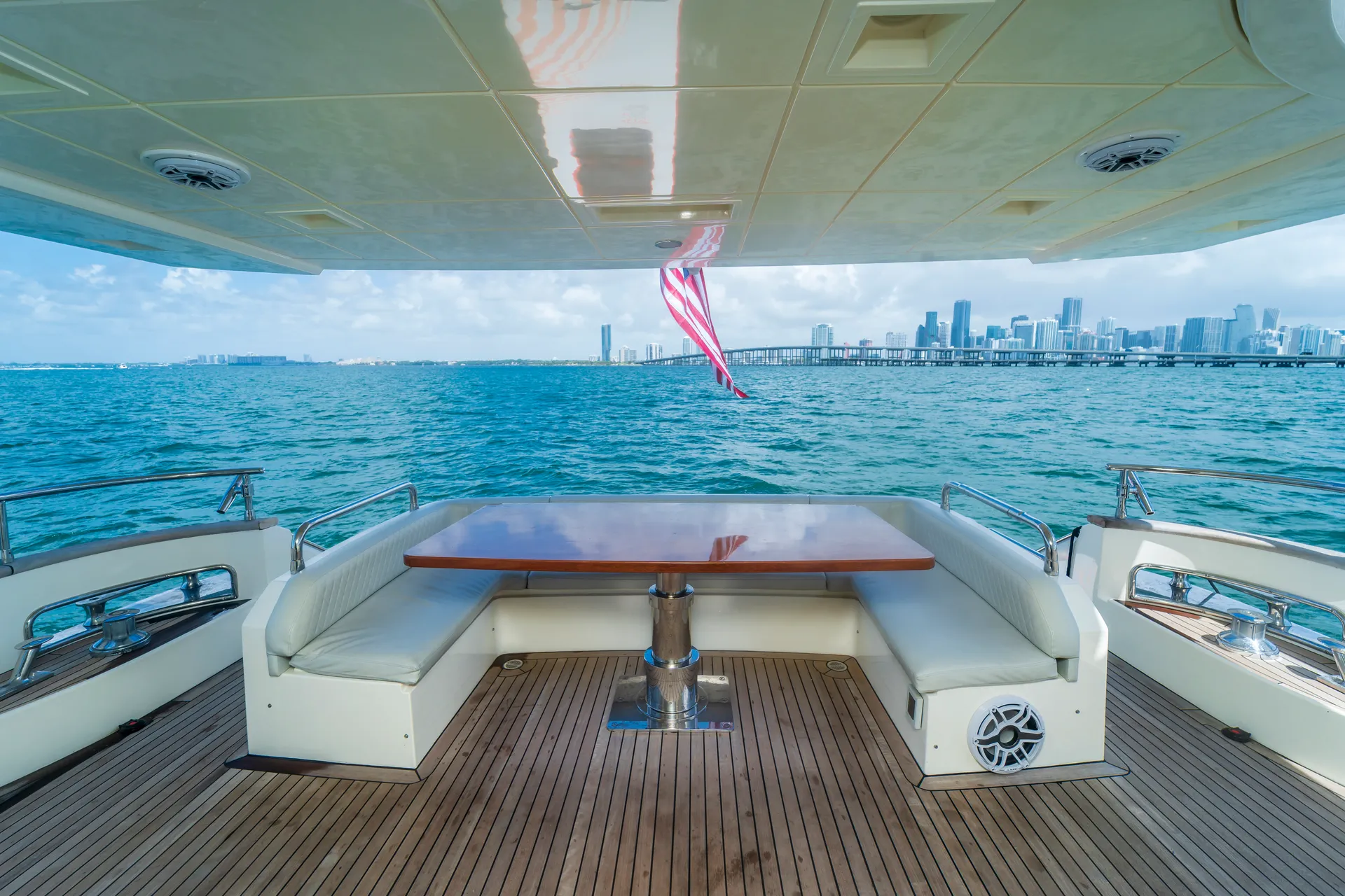 💥2 FREE JETSKI💥Luxurious 80ft Azimuth in Miami with Floating Pool.💥