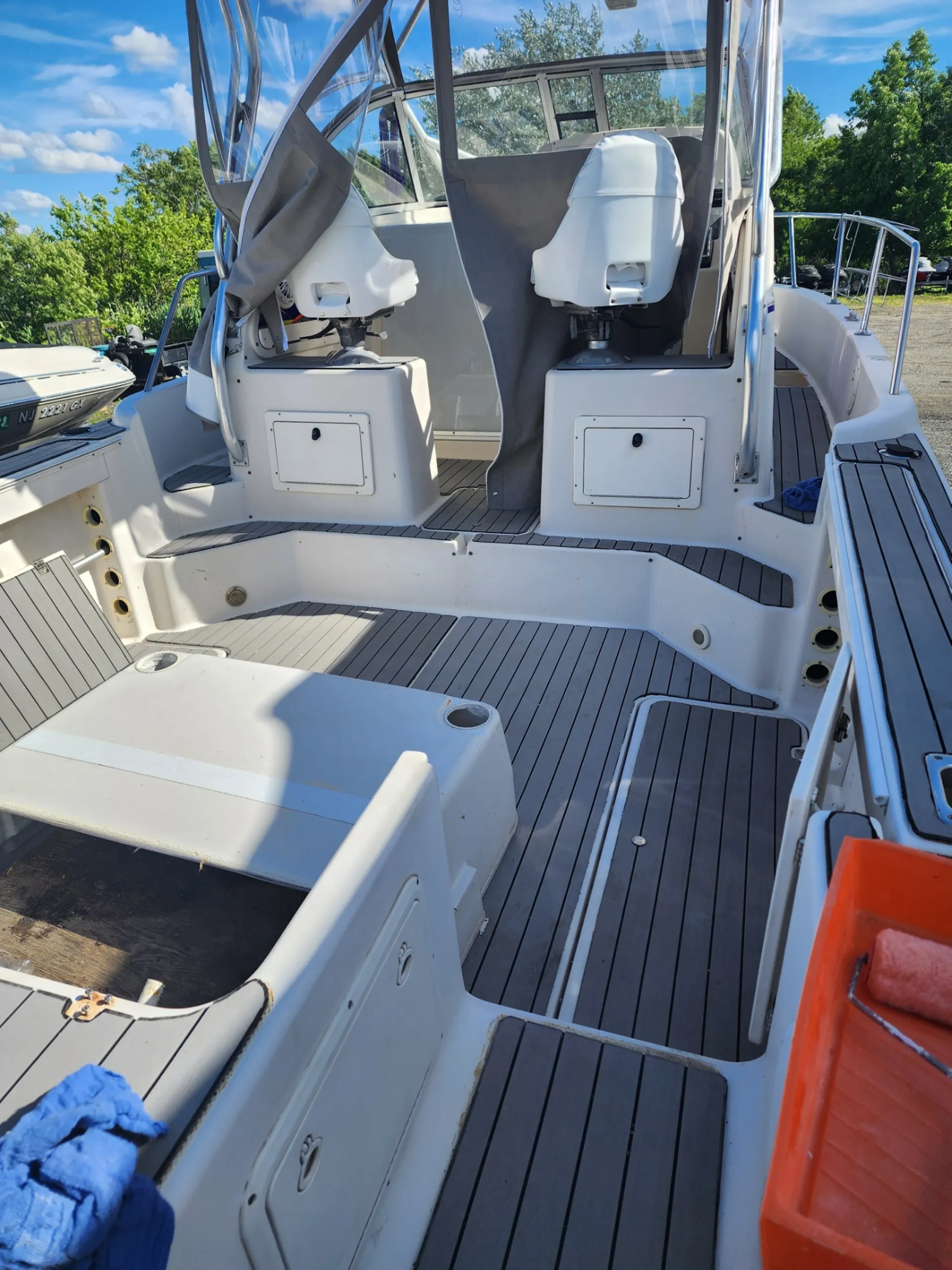 PRO-LINE BOATS 2610 WALKAROUND in Atlantic Highlands, NJ — photo 3