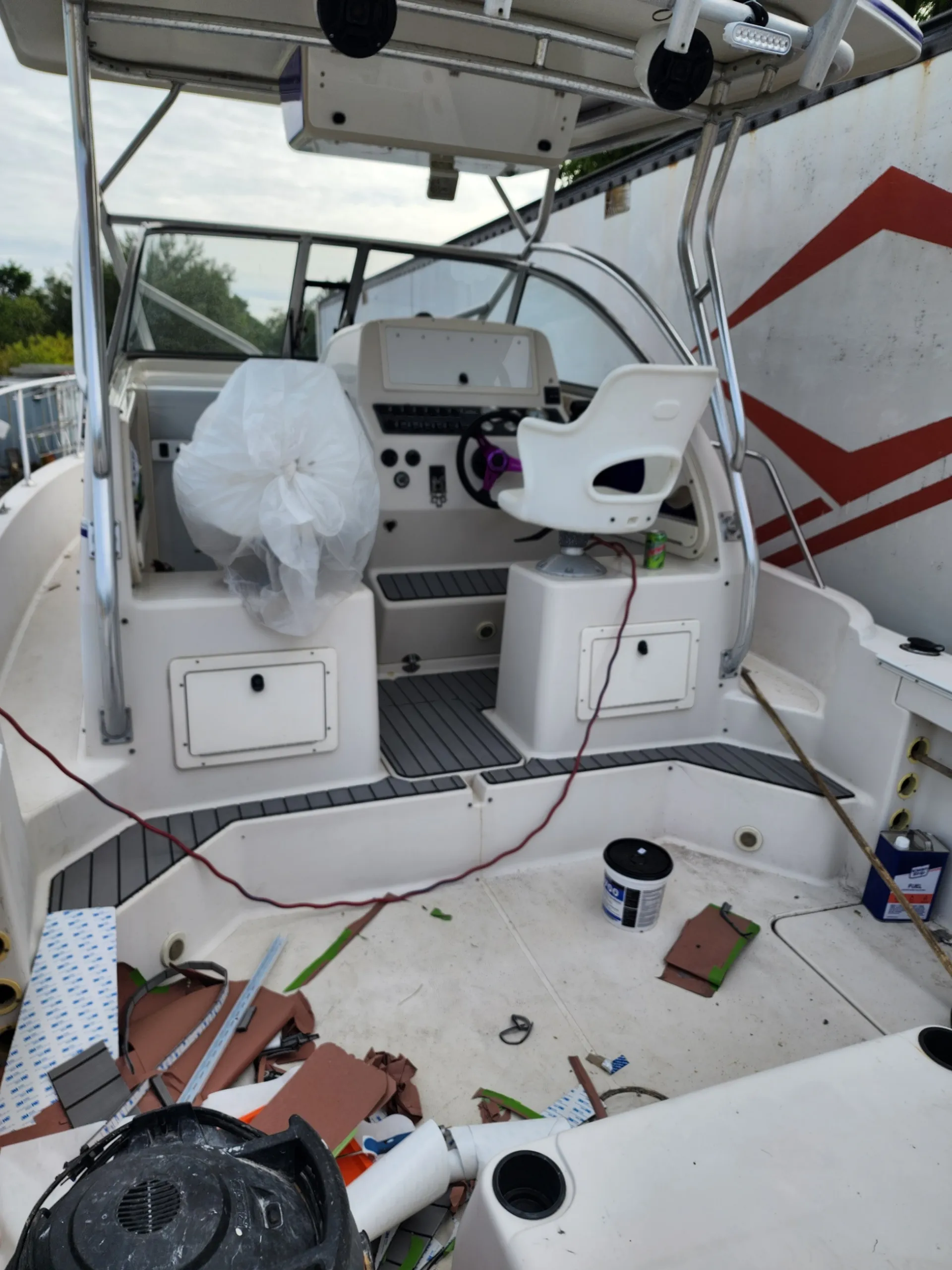 PRO-LINE BOATS 2610 WALKAROUND in Atlantic Highlands, NJ — photo 6