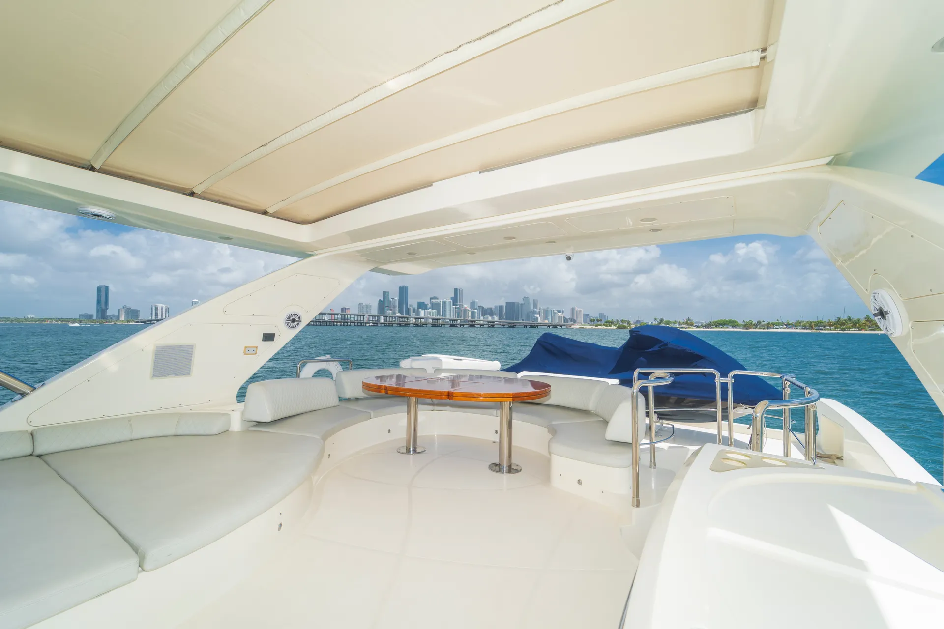 💥2 FREE JETSKI💥Luxurious 80ft Azimuth in Miami with Floating Pool.💥
