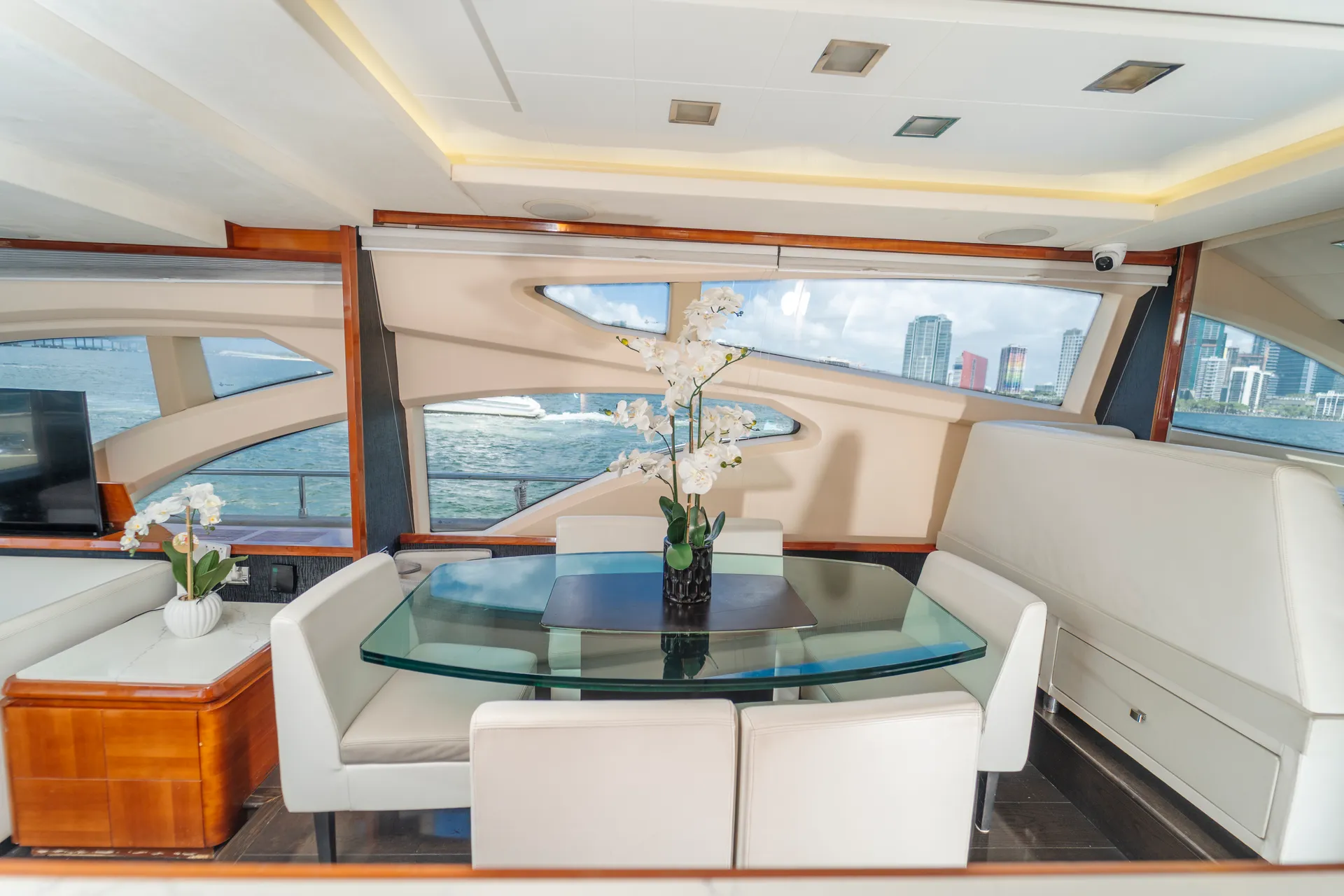 💥2 FREE JETSKI💥Luxurious 80ft Azimuth in Miami with Floating Pool.💥