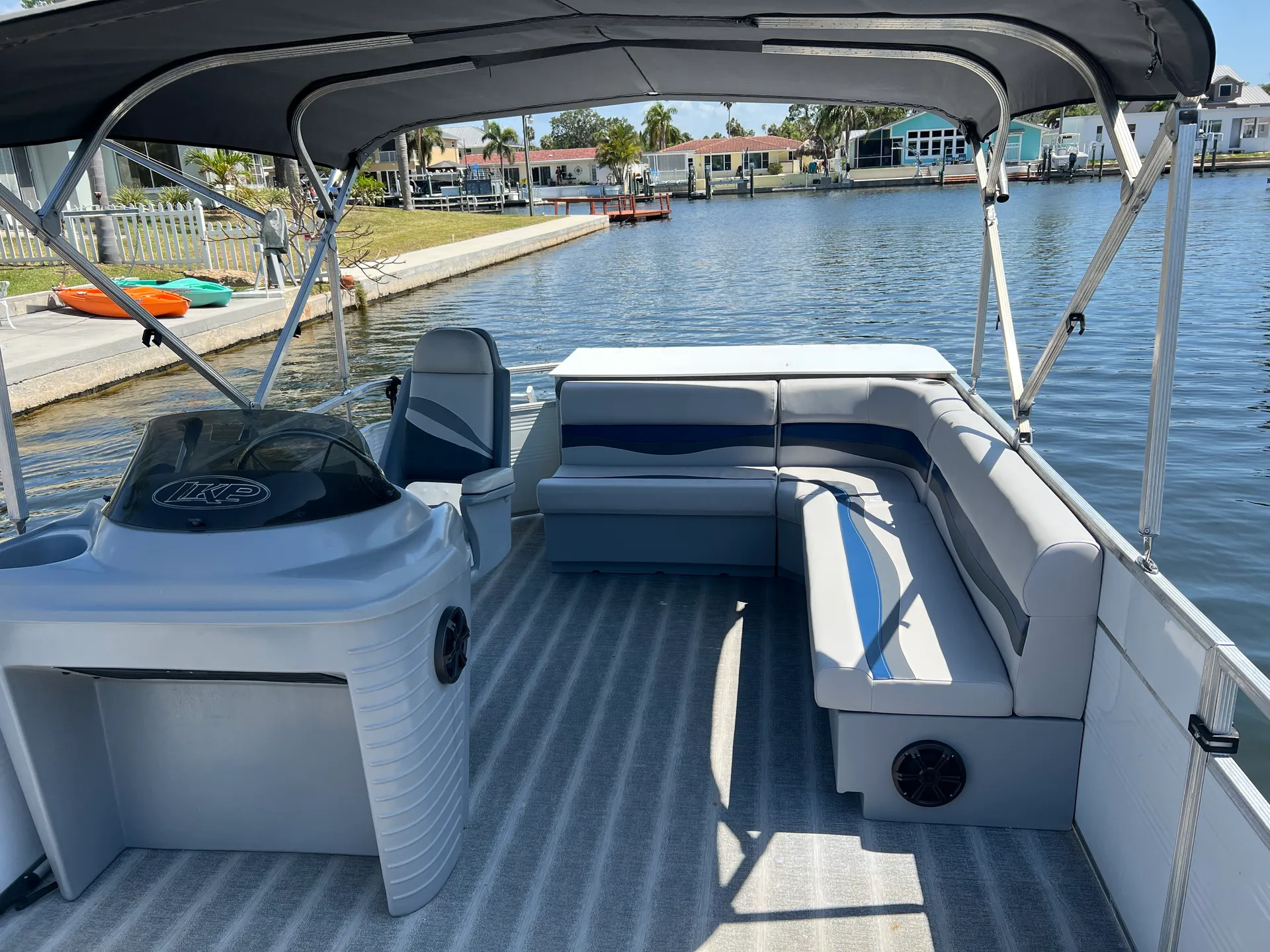 2020 LeisureKraft Pontoon Boat – Exclusive to Bonito House Guests