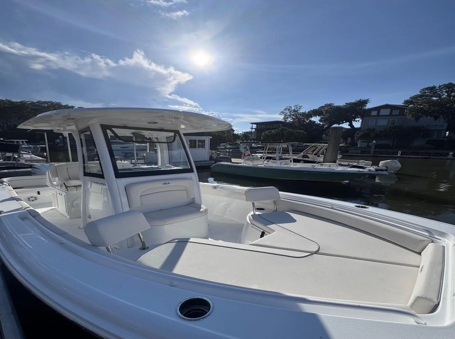 Sea Hunt Ultra for Rent Downtown Charleston (up to 9 passengers)