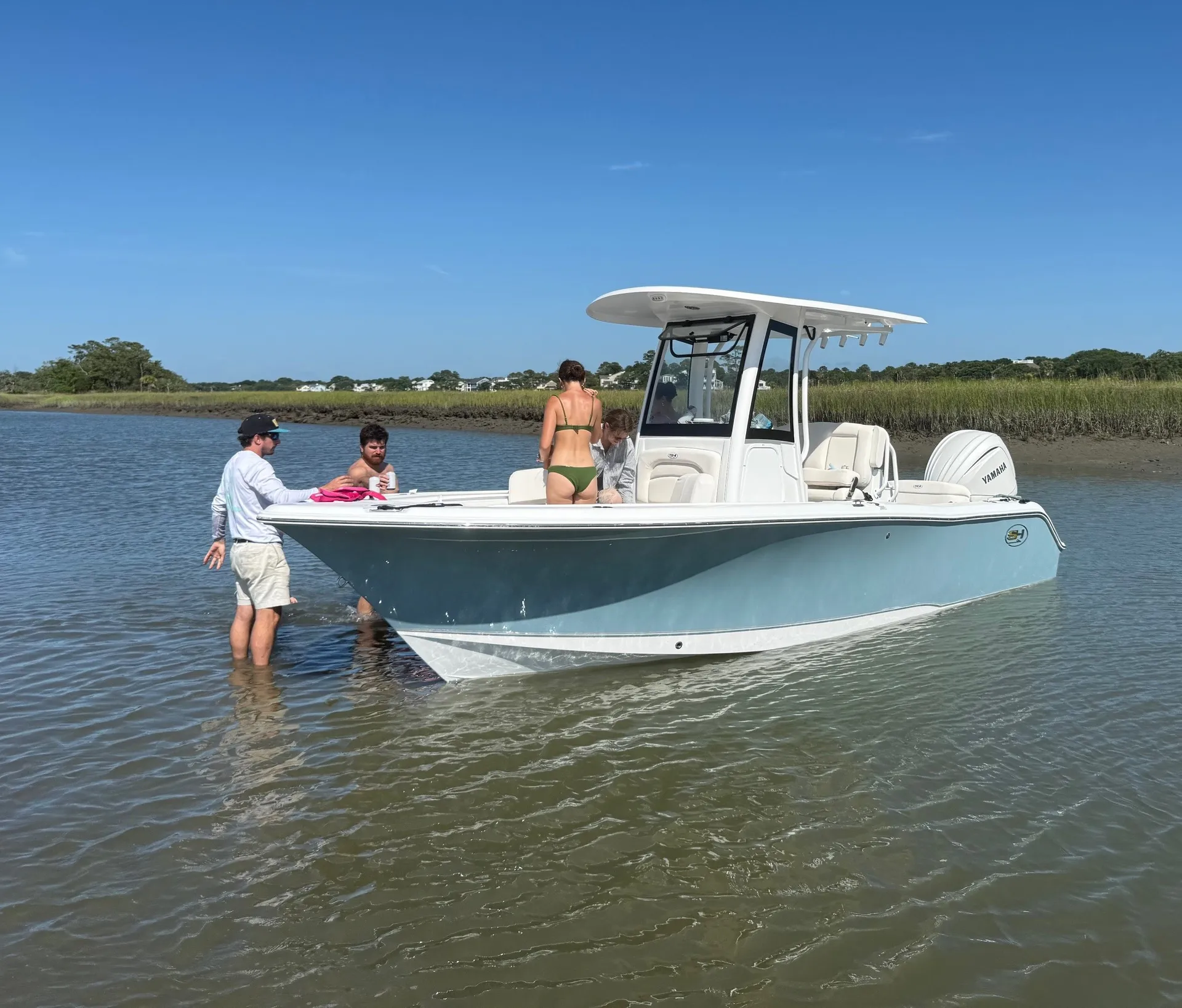 Sea Hunt Ultra for Rent Downtown Charleston (up to 9 passengers)