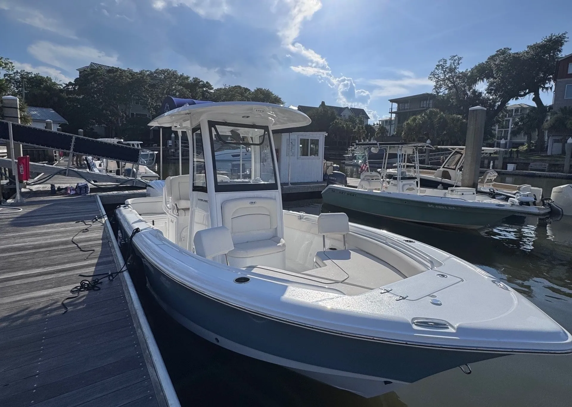 Sea Hunt Ultra for Rent Downtown Charleston (up to 9 passengers)