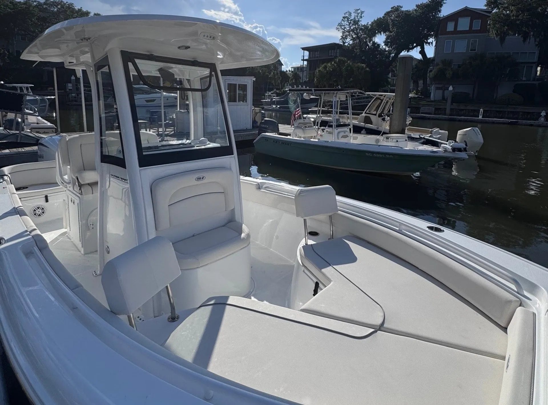 Sea Hunt Ultra for Rent Downtown Charleston (up to 9 passengers)