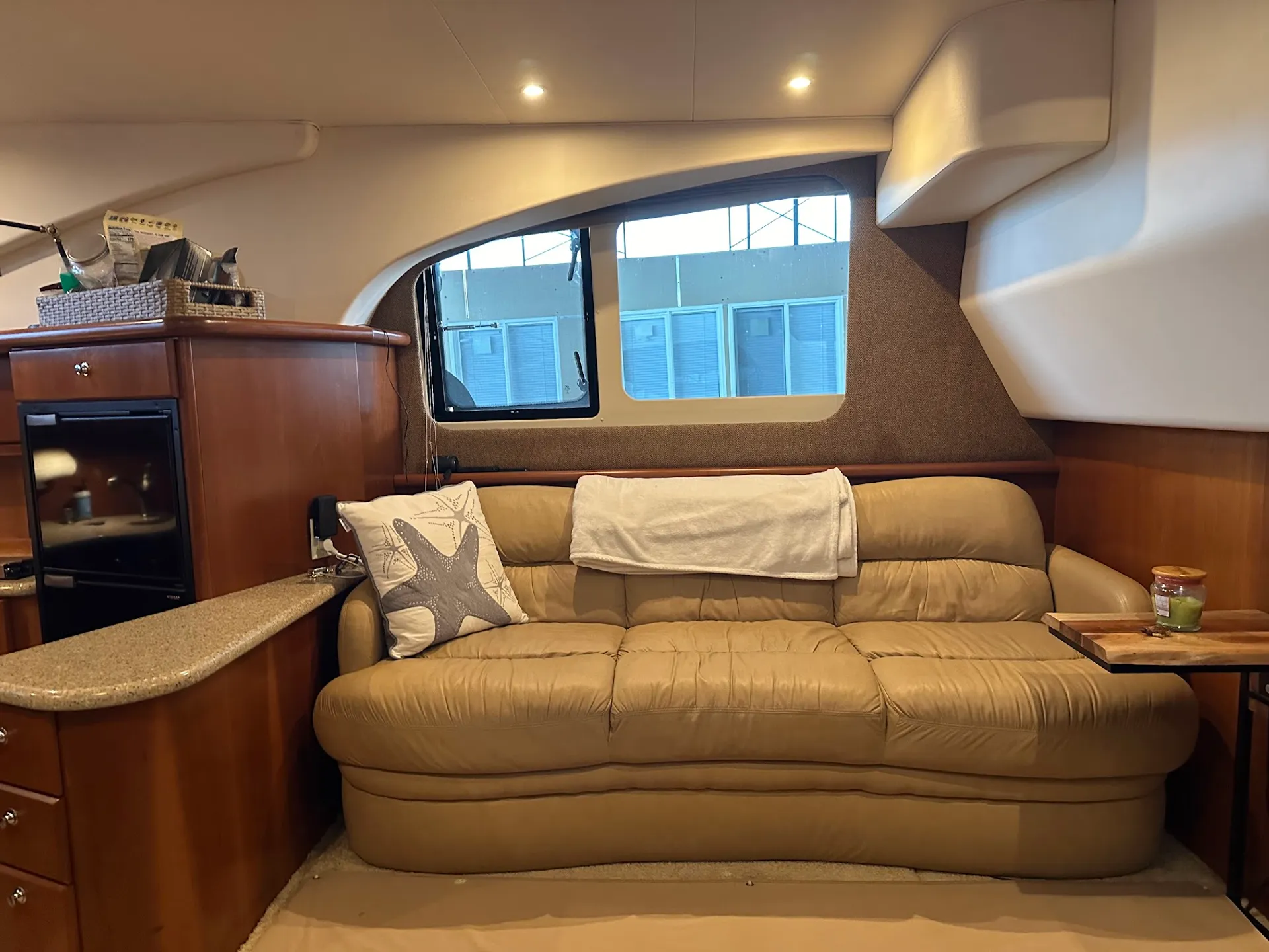SILVERTON MARINE 35 MOTOR YACHT in Buford, GA — photo 4