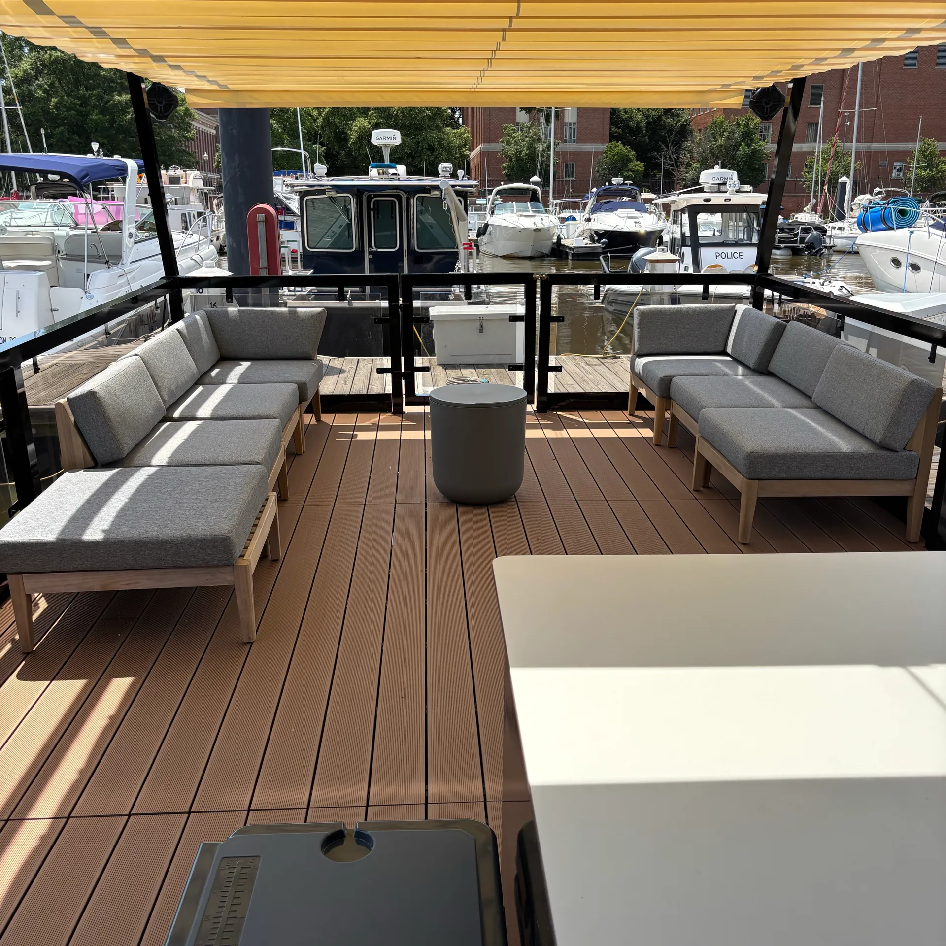 New Privé DC largest pontoon boat