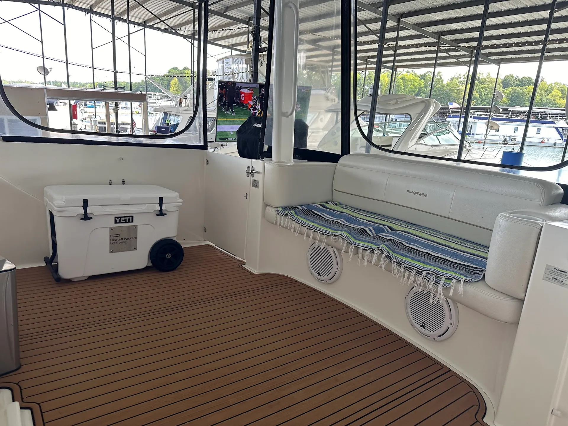 SILVERTON MARINE 35 MOTOR YACHT in Buford, GA — photo 6