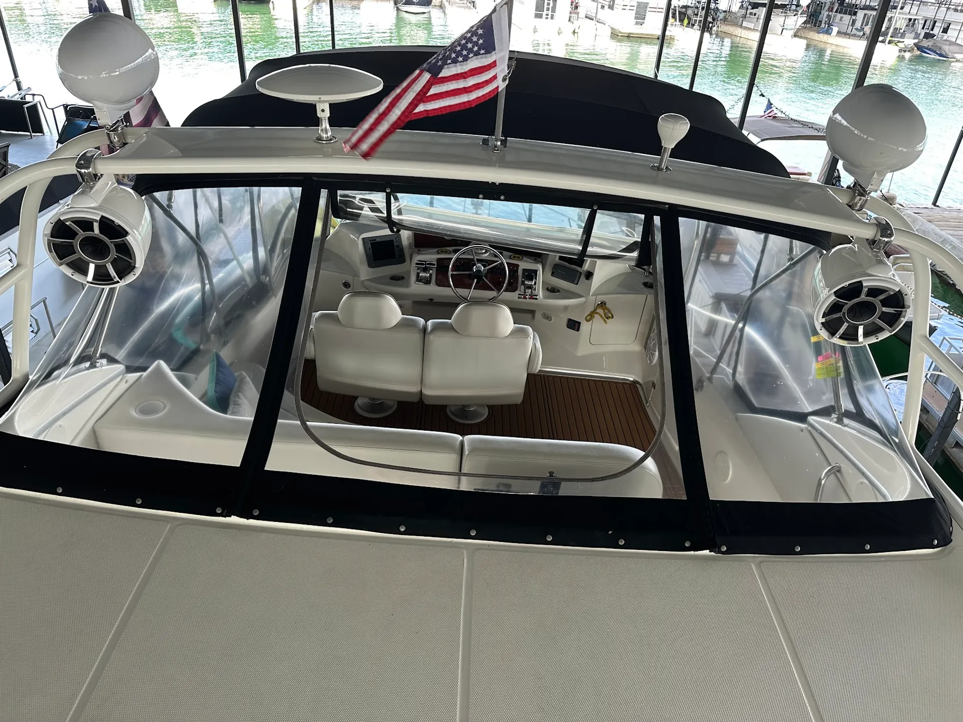 SILVERTON MARINE 35 MOTOR YACHT in Buford, GA — photo 9