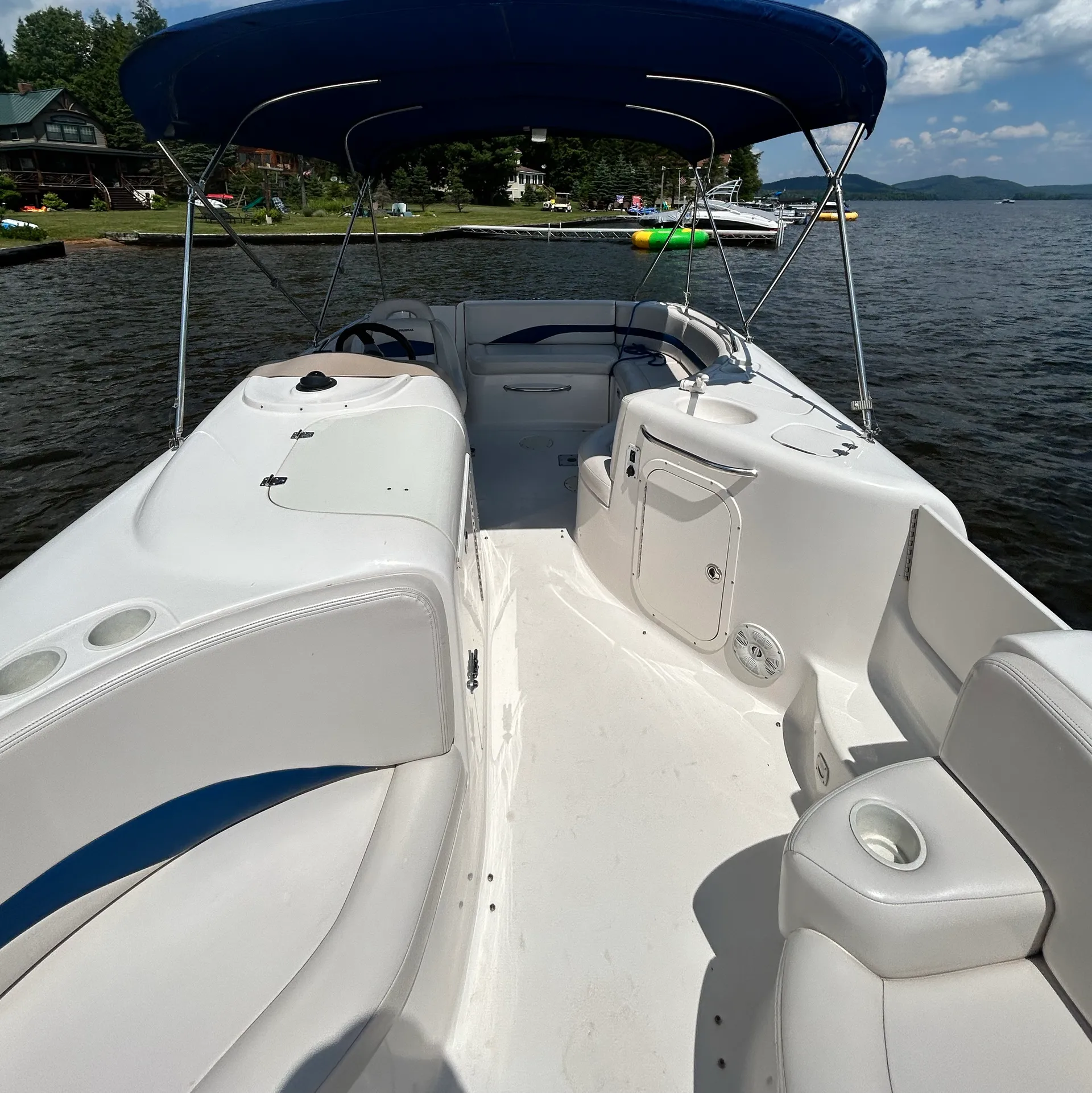 Cruise the Lake in Style – 23’ Chaparral w/ 220hp Engine