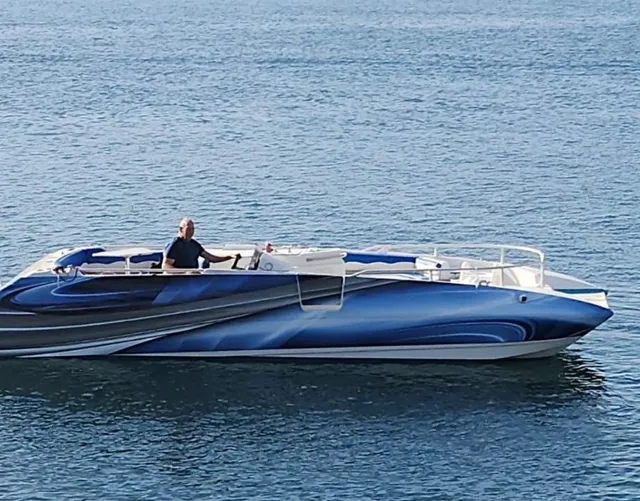 Rent a BAYLINER deck boat in Lakewood, CA near me