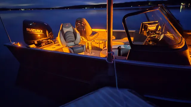 Rent a ALUMACRAFT BOATS aluminum fishing in Roberts, WI near me