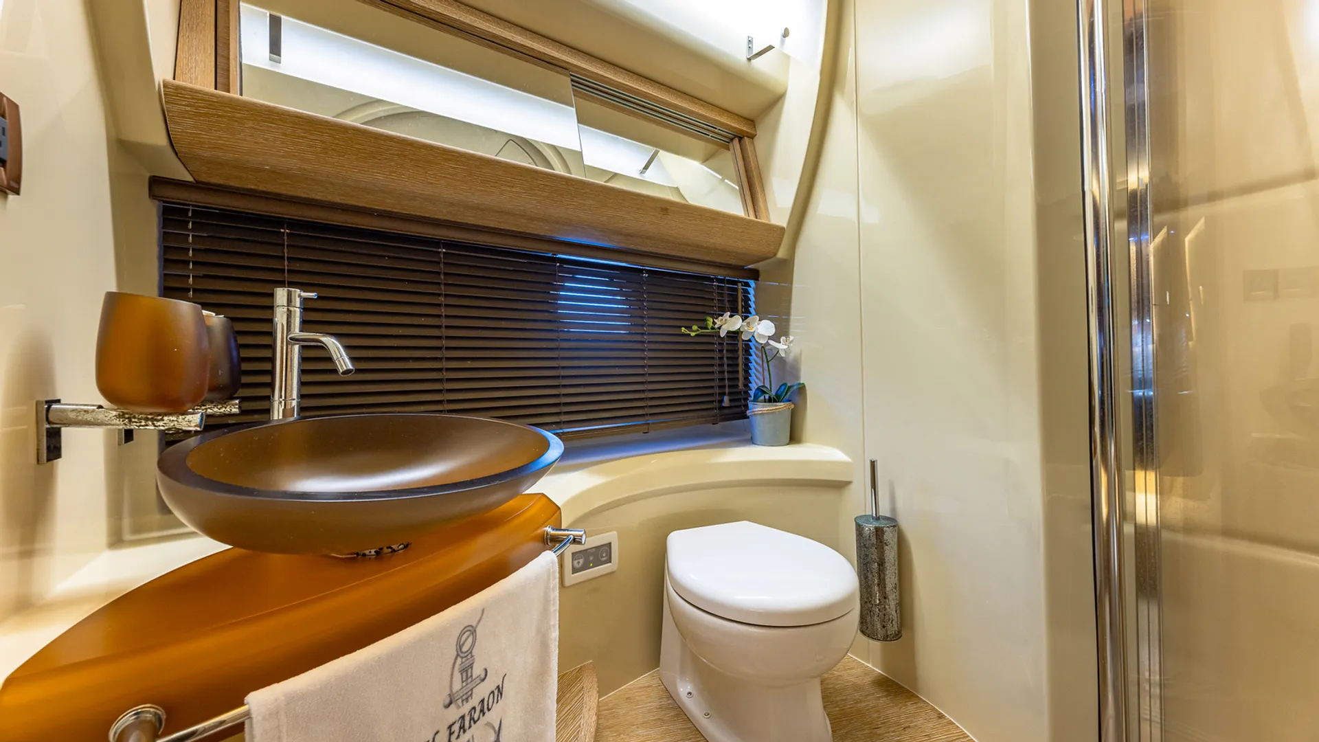 BEAUTIFUL 60 AZIMUT “30 MINS FREE”