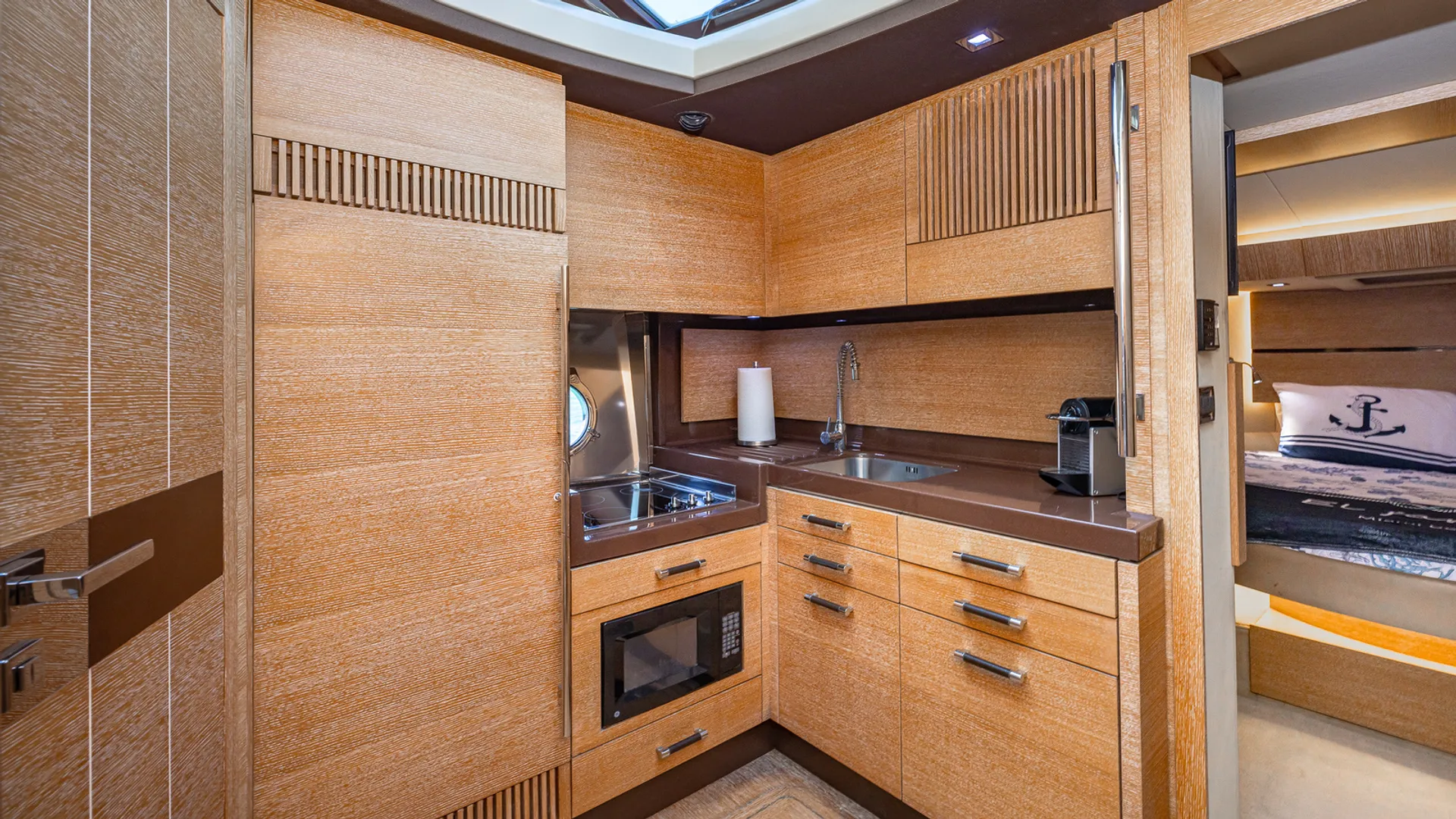 BEAUTIFUL 60 AZIMUT “30 MINS FREE”
