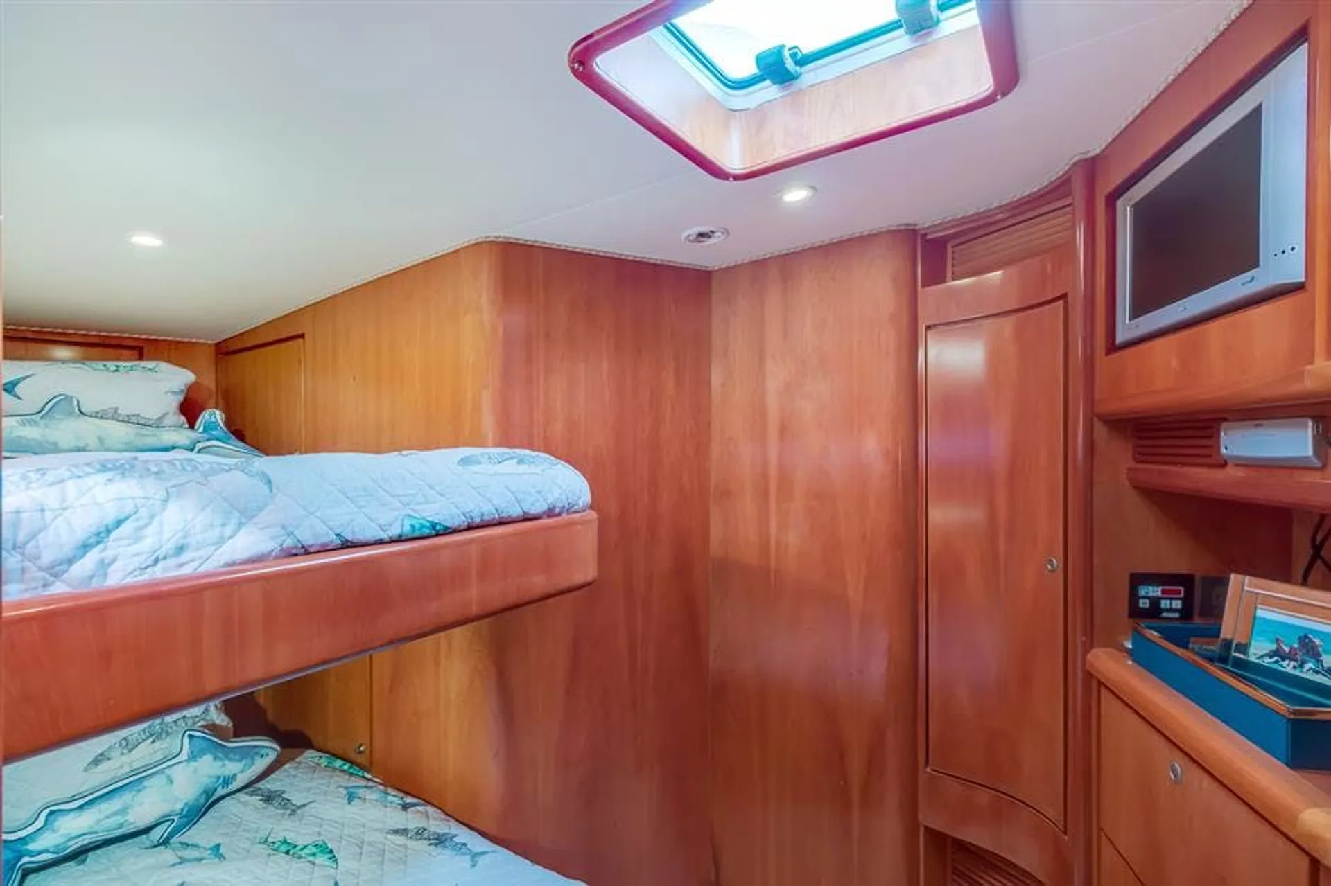 80' Roscioli Luxury Fishing &amp; Yacht Charter in Montauk &amp; Hamptons!