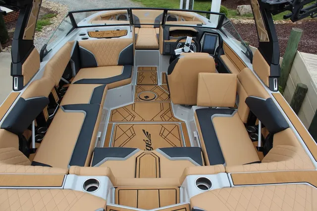 Rent a TIGE' BOATS ski and wakeboard in Seneca, SC near me