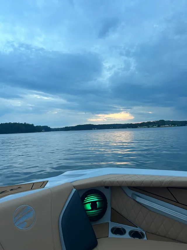 Rent a TIGE' BOATS ski and wakeboard in Seneca, SC near me