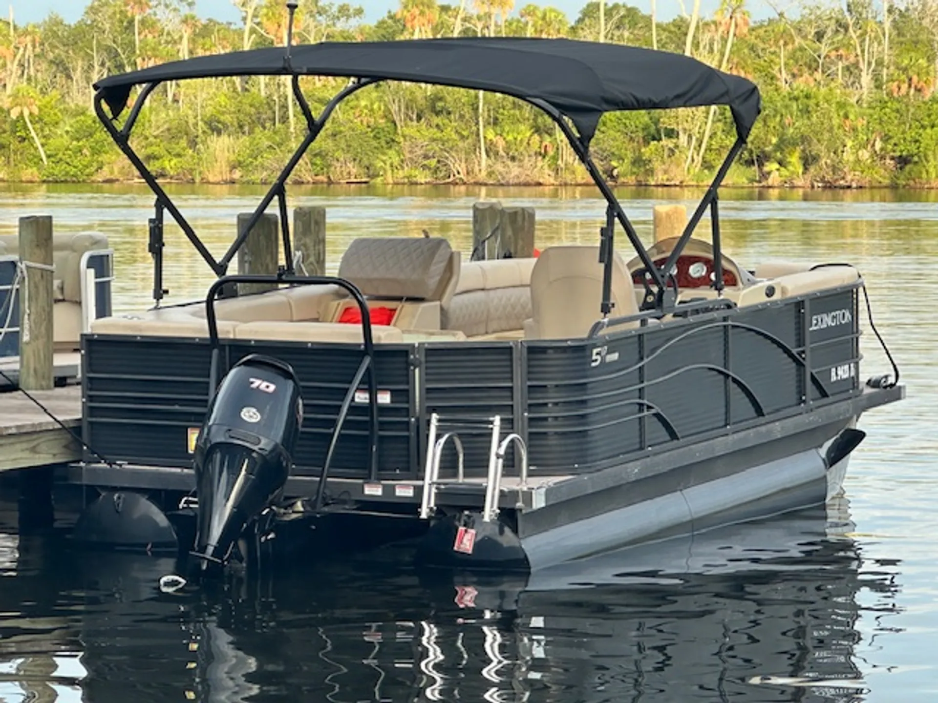 17' FISH SCALLOP SWIM WITH MANATEES