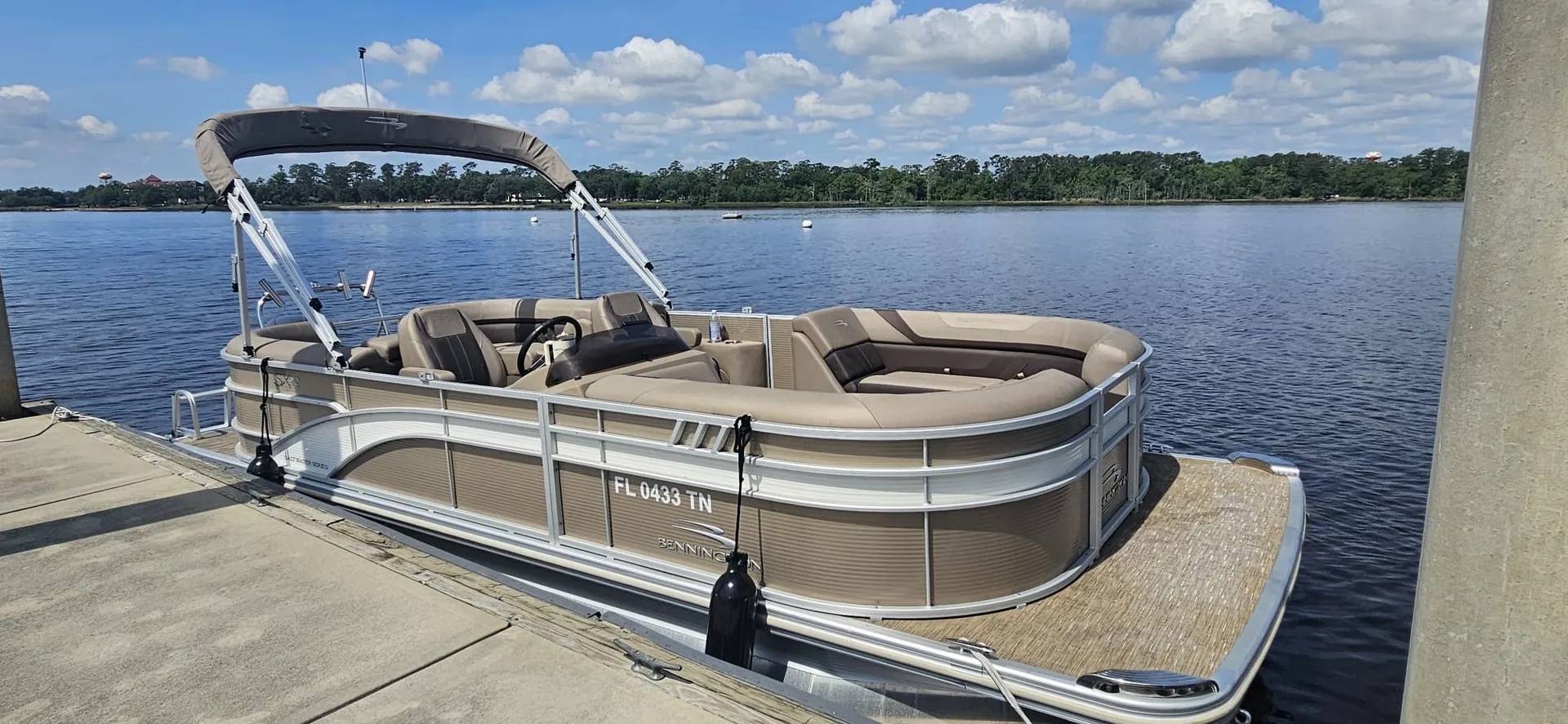 2023 Bennington SXSR, Family, Party Ready and/or Date Night Outing 