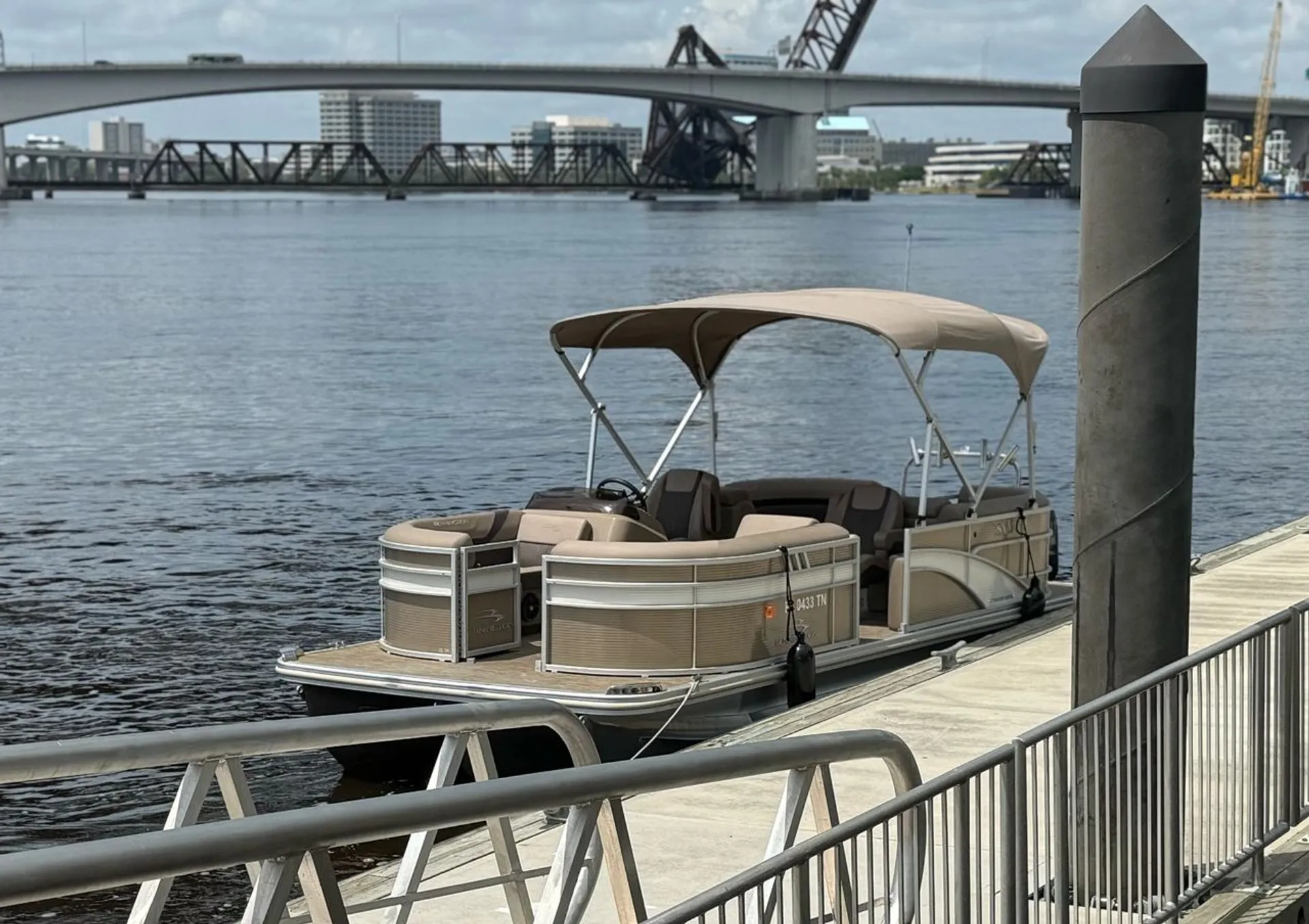 2023 Bennington SXSR, Family, Party Ready and/or Date Night Outing 