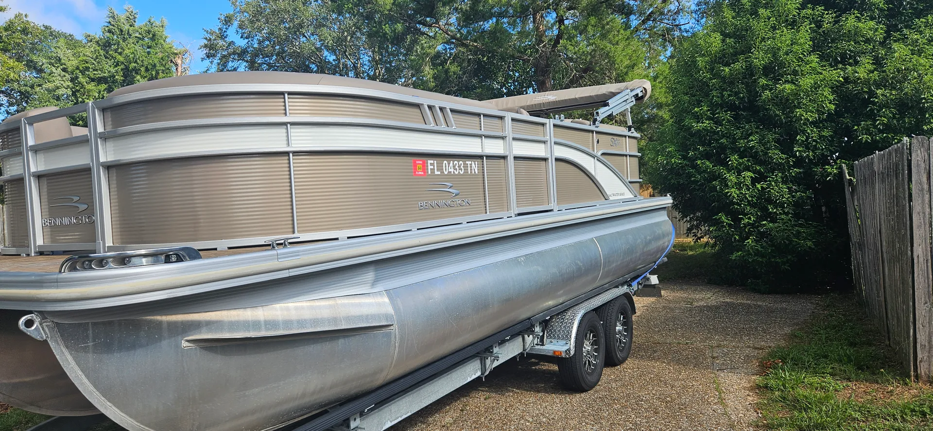 2023 Bennington SXSR, Family, Party Ready and/or Date Night Outing 