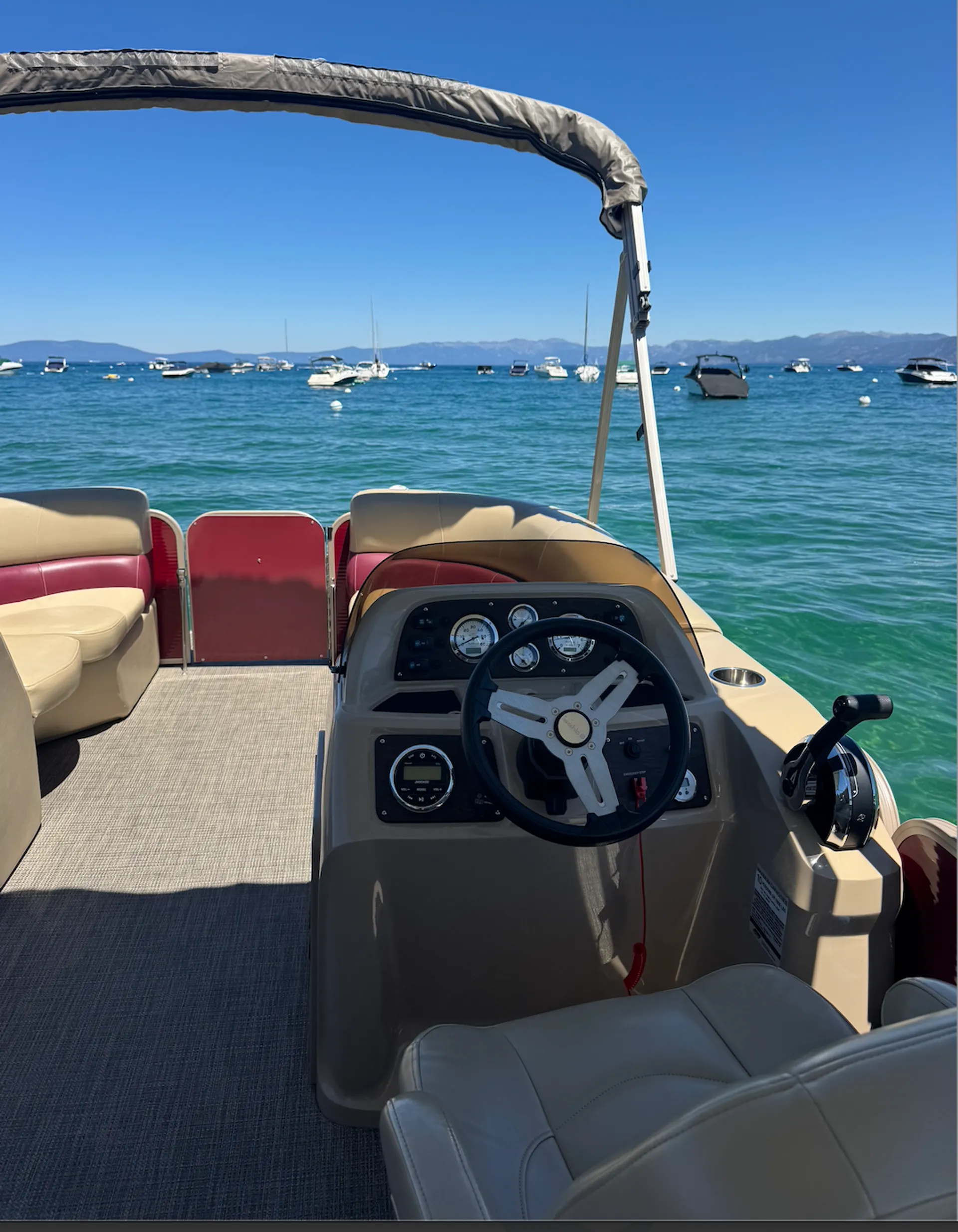 MANITOU PONTOON 22 AURORA STANDARD in South Lake Tahoe, CA — photo 7