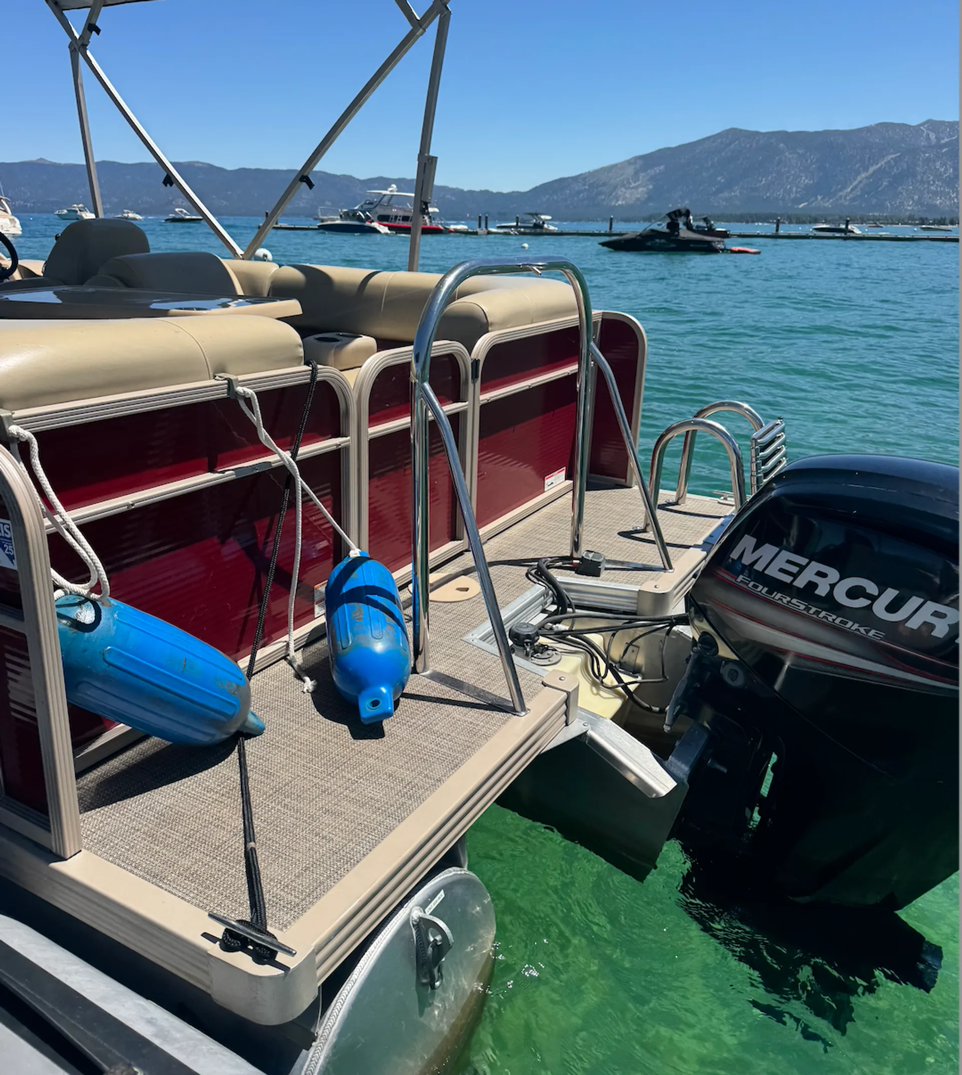 MANITOU PONTOON 22 AURORA STANDARD in South Lake Tahoe, CA — photo 9