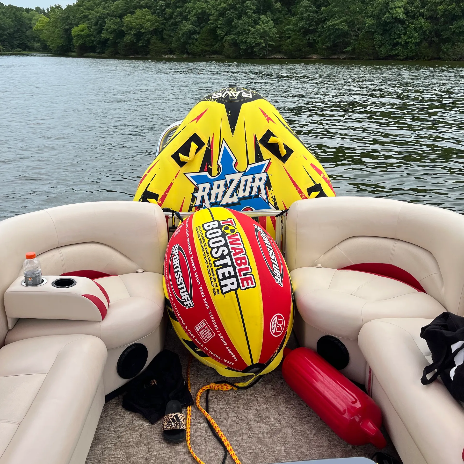 ***Captained 27ft Tritoon*** “Hydrotherapy”