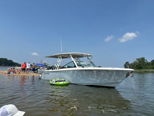 Rent a Sailfish motor yacht in Grasonville, MD near me