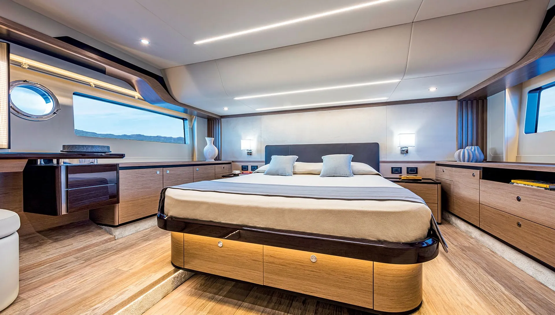 Rally Point | Absolute Navetta 52 – Italian Luxury on Sarasota Bay