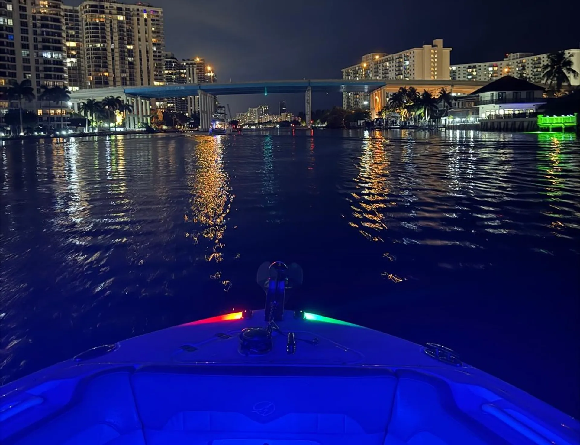 Fun and Comfortable Boat in South Florida 