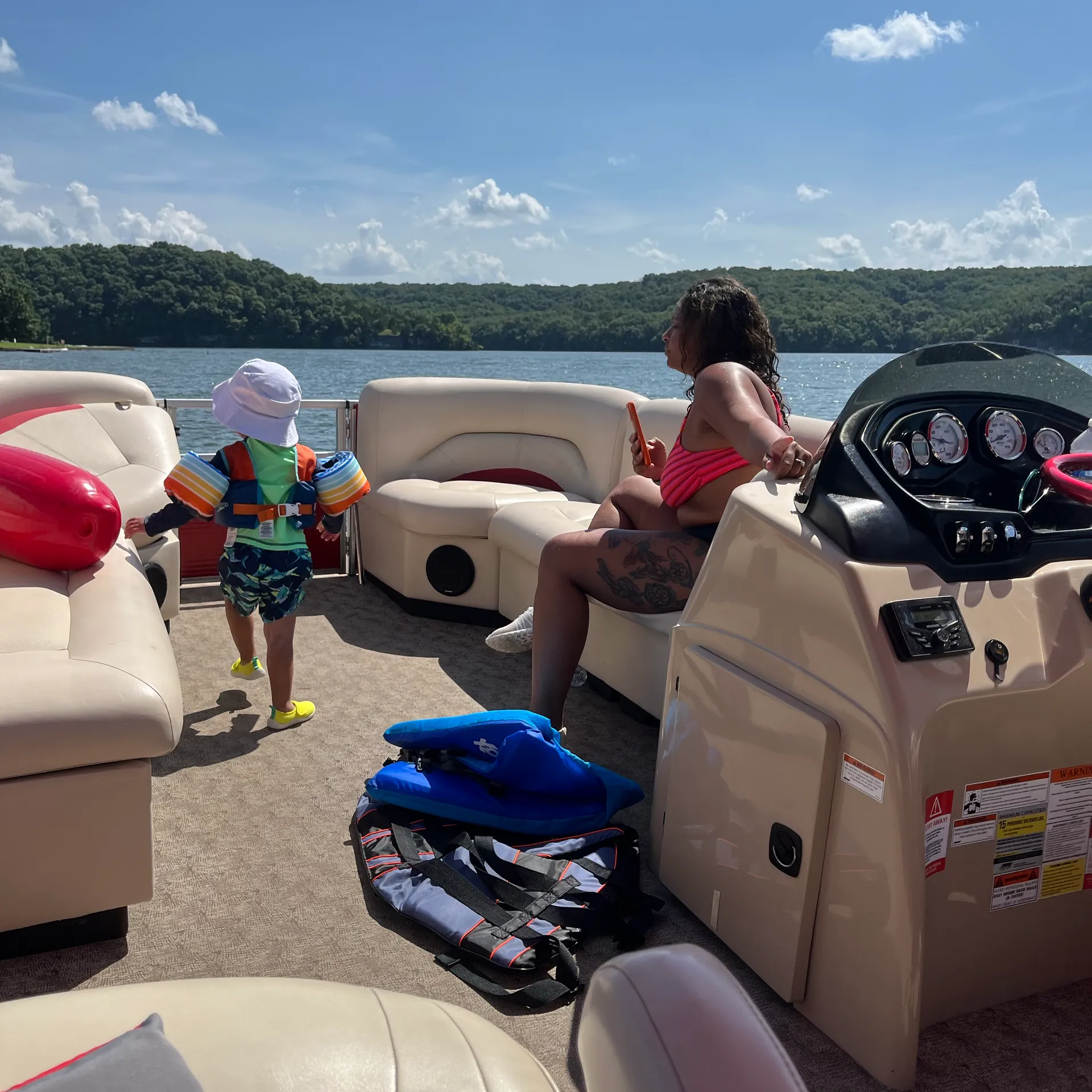 ***Captained 27ft Tritoon*** “Hydrotherapy”