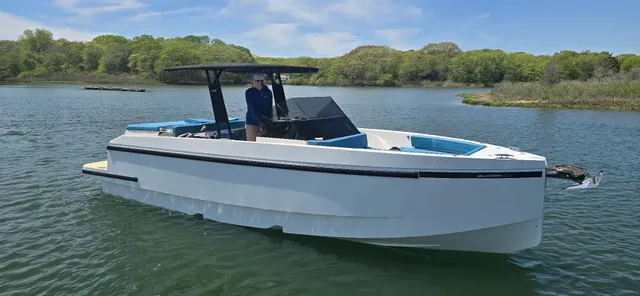 Rent a De Antonio cruiser in Sag Harbor, NY near me