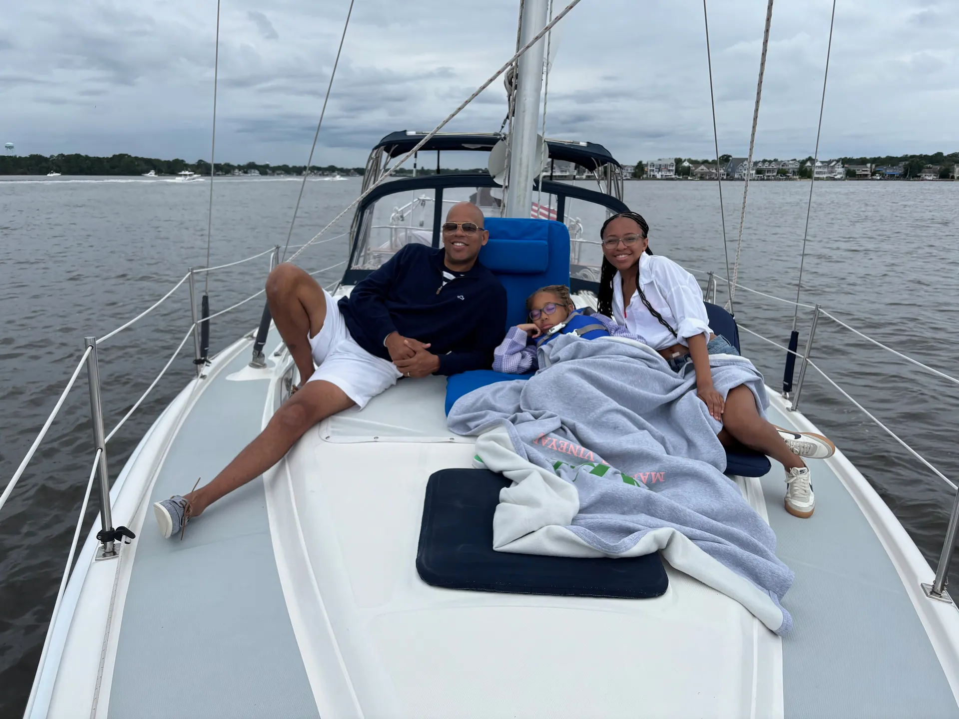 Relax, feel free and sail into a nautical world of “Wonder”, Hunter36'