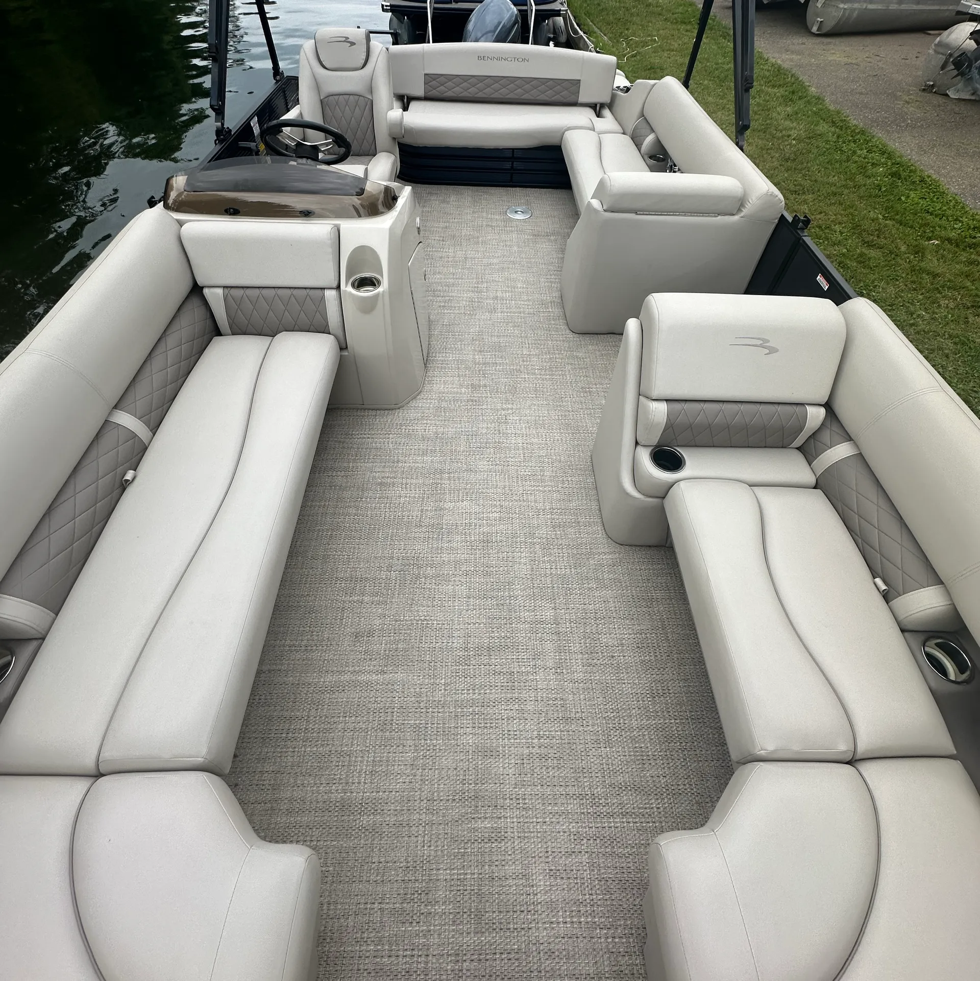 BENNINGTON MARINE 23 SSBX- SWINGBACK PREMIUM in Fenton, MI — photo 8