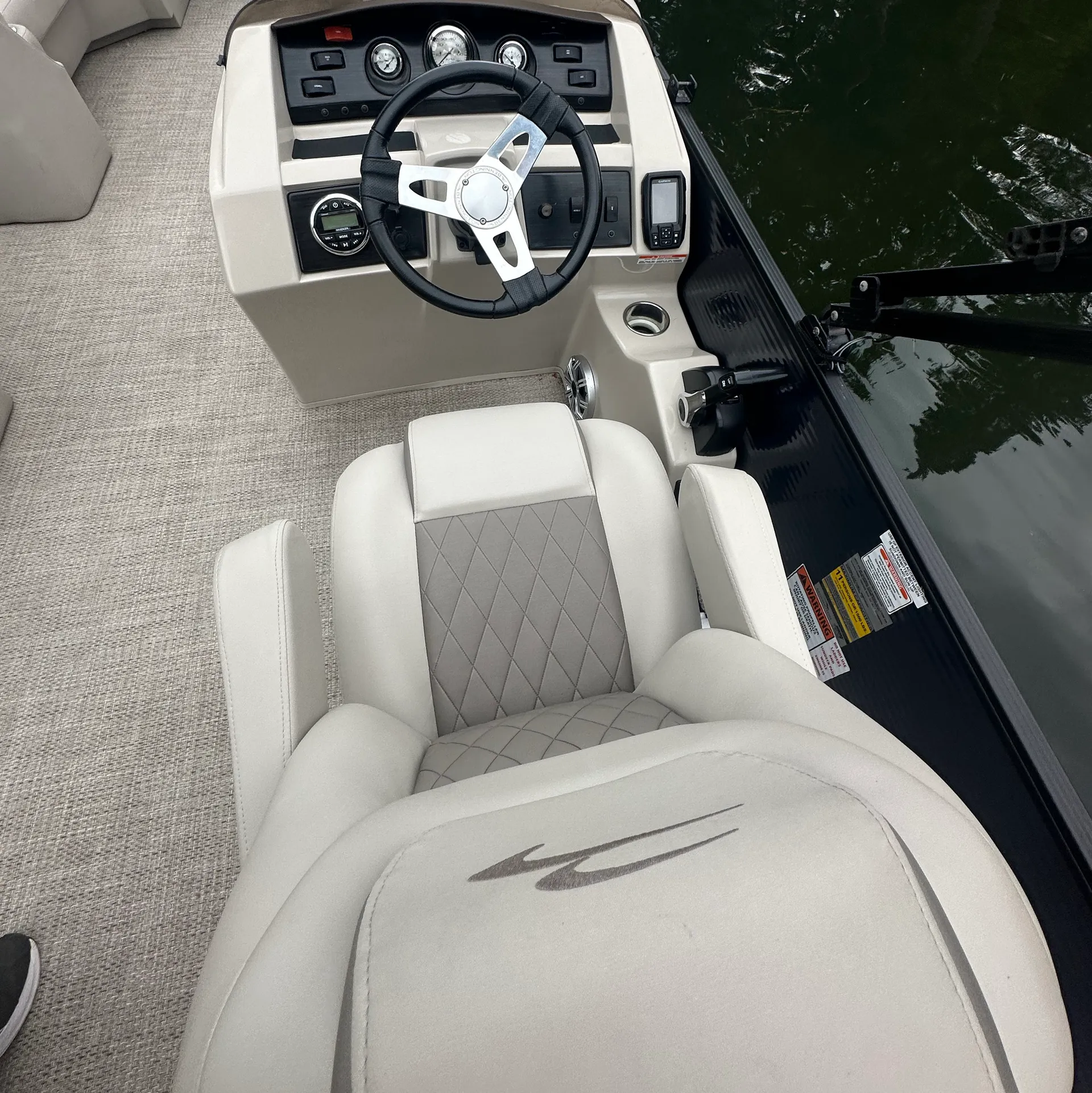 BENNINGTON MARINE 23 SSBX- SWINGBACK PREMIUM in Fenton, MI — photo 10