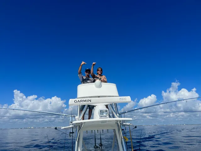 Rent a Sea Vee Boats center console in Lantana, FL near me